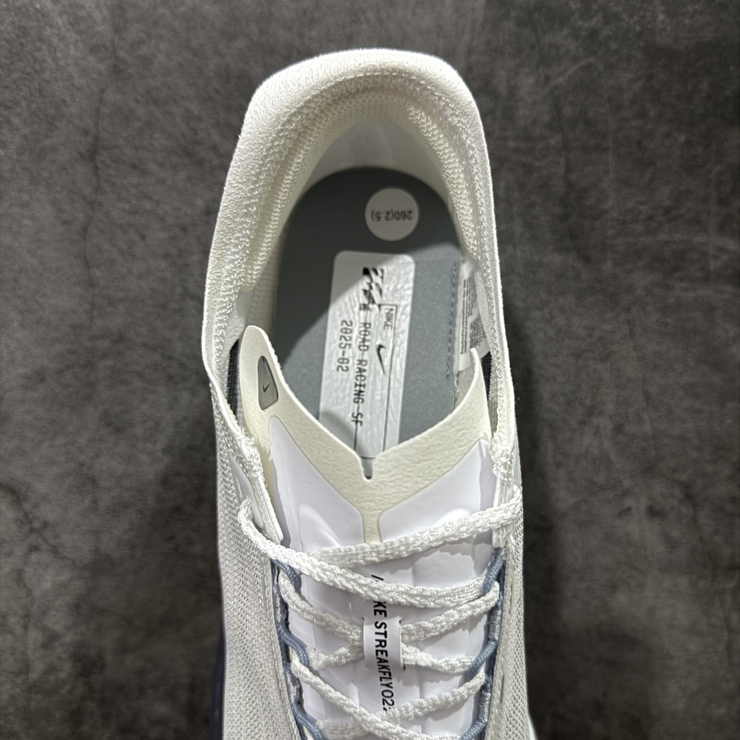图片[8]-【纯原真碳版】耐克Nike ZoomX Streakfly 2 疾驰者2代系列低帮竞速轻质缓震透气休闲运动跑步鞋“ 超薄针织鞋面 柔软缓震，nike Streakfly 2是一款专为短距离竞速设计的高性能跑鞋。日常穿着也是非常舒适，单只42码仅重126克，比前代减轻40克，接近田径钉鞋的轻盈感，适合追求速度的跑者。搭载全掌Flyplate碳纤维板，提供强劲推进力，配合ZoomX泡棉中底，能量回馈出色，滚动感顺滑。外底采用轻薄橡胶材质，抓地力出色，湿滑路面也能稳定发挥。工程精制网眼鞋面，透气性极佳，贴合脚部轮廓，减少闷热感。ZoomX泡棉中底兼顾缓震与回弹，适合短距离快速奔跑。Nike Streakfly 2是为追求速度的精英跑者或短距离竞速爱好者设计的高性能跑鞋，其轻盈、响应迅速的特点使其成为短距离比赛和训练的理想选择 货号： HF6416-100 尺码： 36 36.5 37.5 38 38.5 39 40 40.5 41 42 42.5 43 44 45 46-选品中心