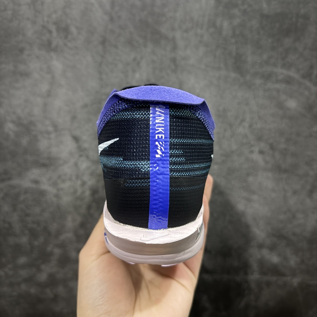 图片[4]-【纯原真碳版】耐克Nike ZoomX Streakfly 2 \”White Obsidian Mist\”疾驰者2代系列低帮竞速轻质缓震透气休闲运动跑步鞋“ 超薄针织鞋面 柔软缓震，nike Streakfly 2是一款专为短距离竞速设计的高性能跑鞋。日常穿着也是非常舒适，单只42码仅重126克，比前代减轻40克，接近田径钉鞋的轻盈感，适合追求速度的跑者。搭载全掌Flyplate碳纤维板，提供强劲推进力，配合ZoomX泡棉中底，能量回馈出色，滚动感顺滑。外底采用轻薄橡胶材质，抓地力出色，湿滑路面也能稳定发挥。工程精制网眼鞋面，透气性极佳，贴合脚部轮廓，减少闷热感。ZoomX泡棉中底兼顾缓震与回弹，适合短距离快速奔跑。Nike Streakfly 2是为追求速度的精英跑者或短距离竞速爱好者设计的高性能跑鞋，其轻盈、响应迅速的特点使其成为短距离比赛和训练的理想选择 货号： HF6416-401 尺码： 36 36.5 37.5 38 38.5 39 40 40.5 41 42 42.5 43 44 45 46-选品中心