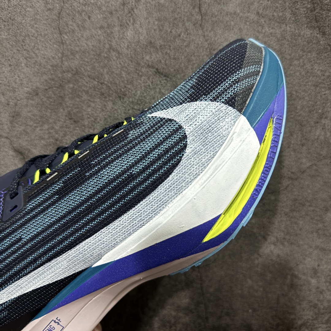 图片[6]-【纯原真碳版】耐克Nike ZoomX Streakfly 2 \”White Obsidian Mist\”疾驰者2代系列低帮竞速轻质缓震透气休闲运动跑步鞋“ 超薄针织鞋面 柔软缓震，nike Streakfly 2是一款专为短距离竞速设计的高性能跑鞋。日常穿着也是非常舒适，单只42码仅重126克，比前代减轻40克，接近田径钉鞋的轻盈感，适合追求速度的跑者。搭载全掌Flyplate碳纤维板，提供强劲推进力，配合ZoomX泡棉中底，能量回馈出色，滚动感顺滑。外底采用轻薄橡胶材质，抓地力出色，湿滑路面也能稳定发挥。工程精制网眼鞋面，透气性极佳，贴合脚部轮廓，减少闷热感。ZoomX泡棉中底兼顾缓震与回弹，适合短距离快速奔跑。Nike Streakfly 2是为追求速度的精英跑者或短距离竞速爱好者设计的高性能跑鞋，其轻盈、响应迅速的特点使其成为短距离比赛和训练的理想选择 货号： HF6416-401 尺码： 36 36.5 37.5 38 38.5 39 40 40.5 41 42 42.5 43 44 45 46-选品中心