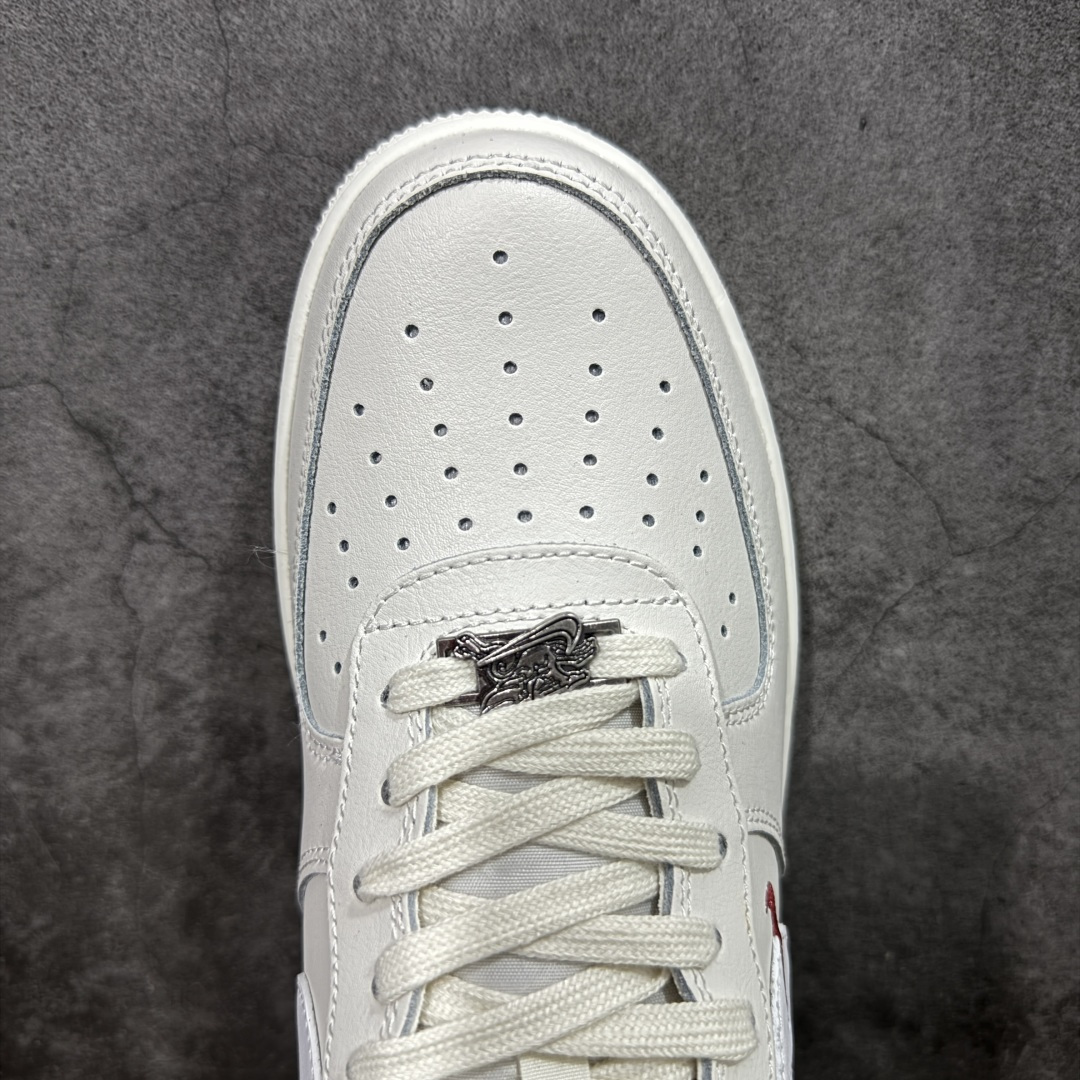 图片[5]-【渠道LJ版本】Nike Air Force 1\’07 Low 马年限定 空军一号低帮休闲板鞋 IQ1119-011  原版品质 专柜特供 原楦头原纸板 定制五金配件 内置全掌气垫 原厂鞋底   尺码：36 36.5 37.5 38 38.5 39 40 40.5 41 42 42.5 43 44 44.5 45 46-选品中心