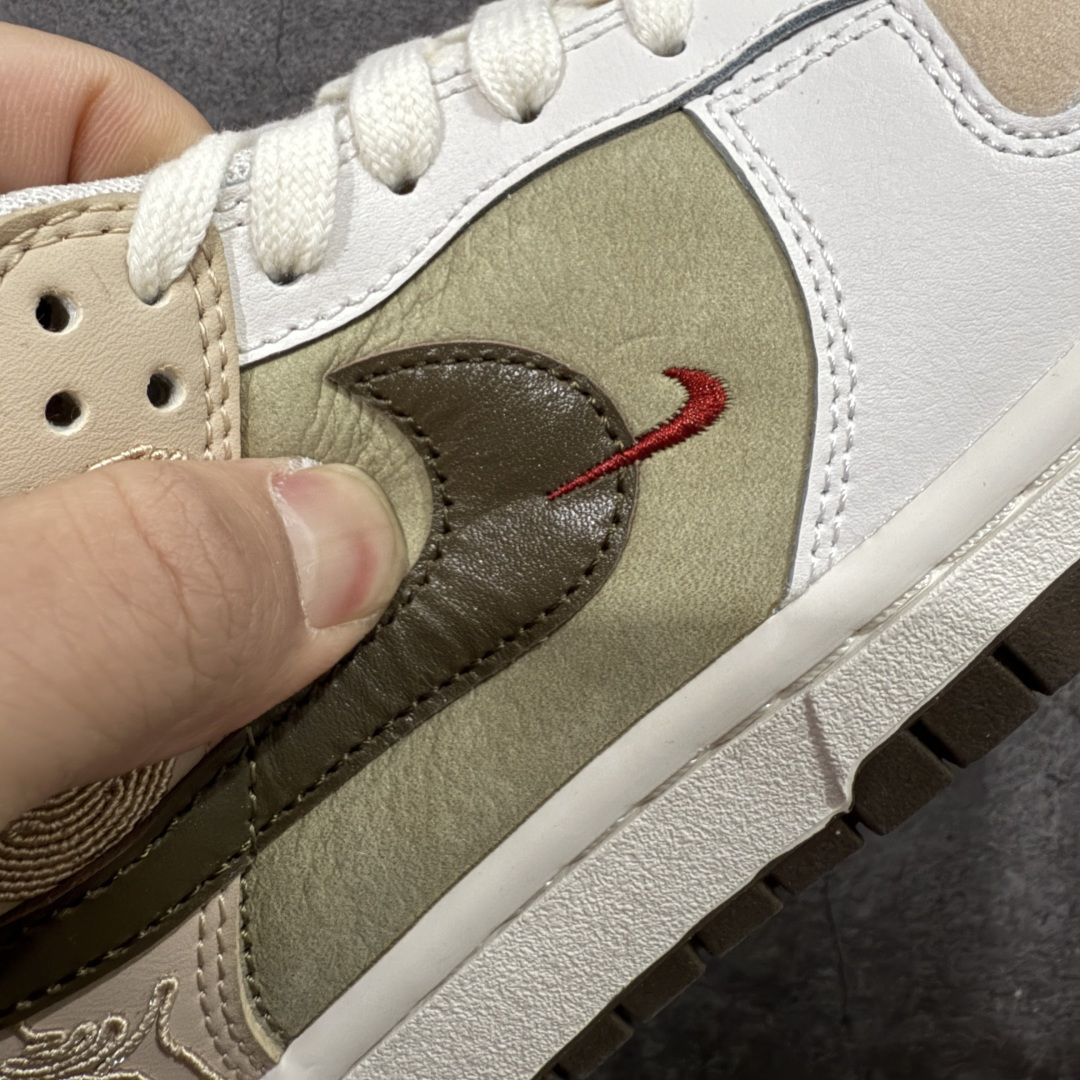 图片[4]-【Z版原厂皮】Nike SB Dunk Low“ 马年限定”周年高端定制 低帮休闲板鞋 市场唯一正确原厂皮批次 大厂纯原品质出货 区别市场错版 超高清洁度 皮料切割干净无任何毛边 细节完美 货号：IQ1118-220 尺码： 36 36.5 37.5 38 38.5 39 40 40.5 41 42 42.5 43 44 44.5 45 46 47.5-选品中心