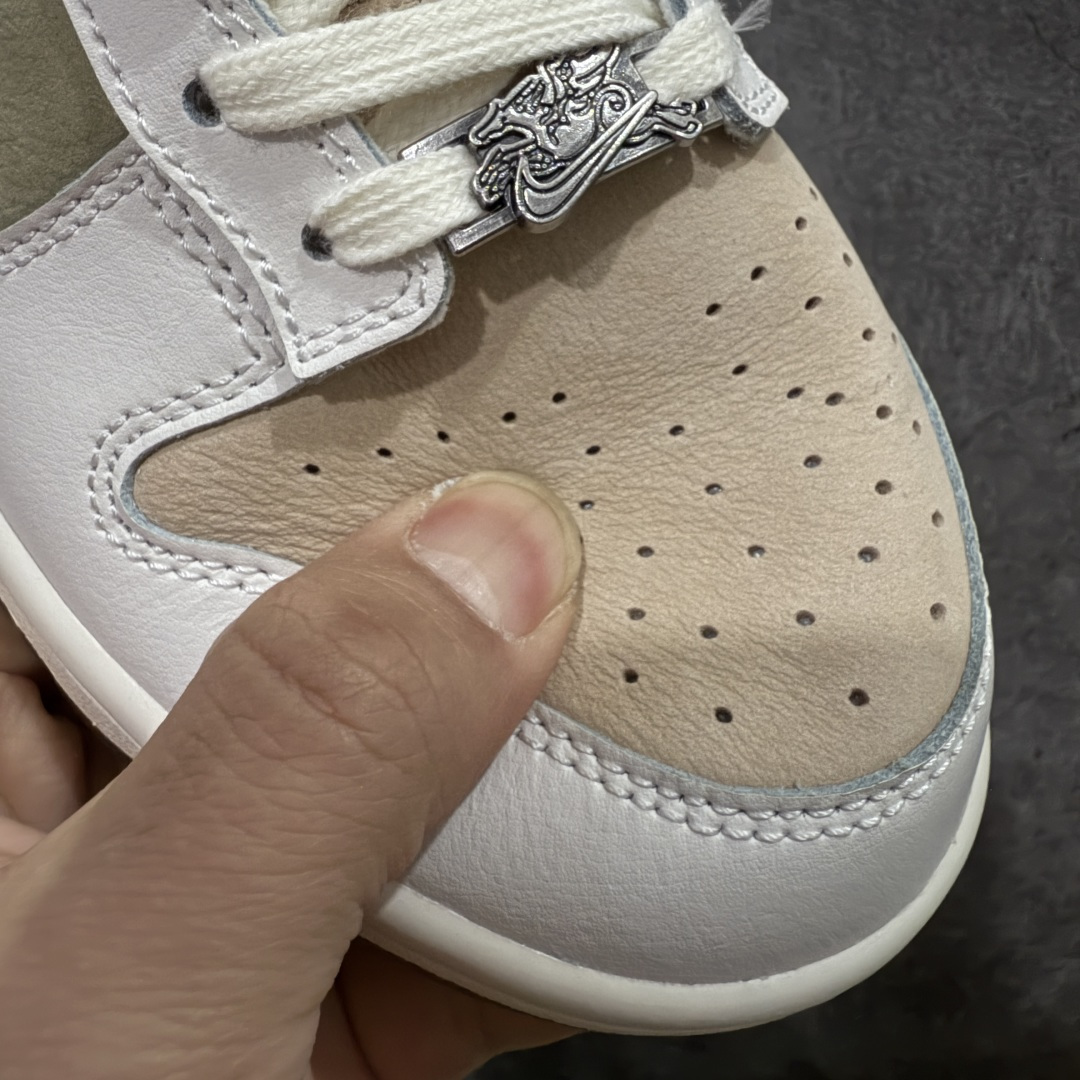 图片[5]-【Z版原厂皮】Nike SB Dunk Low“ 马年限定”周年高端定制 低帮休闲板鞋 市场唯一正确原厂皮批次 大厂纯原品质出货 区别市场错版 超高清洁度 皮料切割干净无任何毛边 细节完美 货号：IQ1118-220 尺码： 36 36.5 37.5 38 38.5 39 40 40.5 41 42 42.5 43 44 44.5 45 46 47.5-选品中心