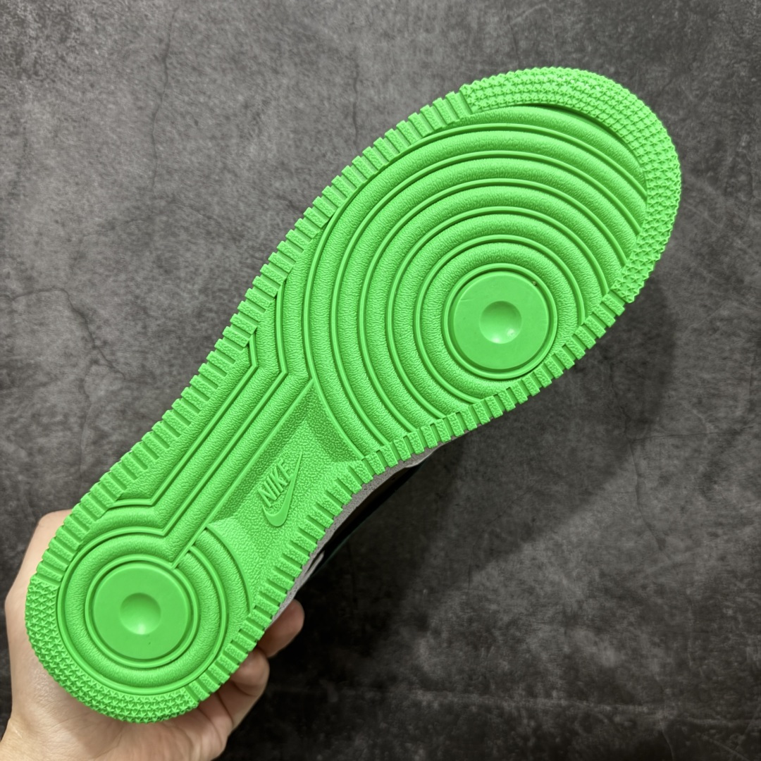 图片[9]-【Top纯原】Doaf x NK Air Force 1 Low 联名款 空军一号低帮休闲板鞋 IU7613-100 原厂冲刀皮料切割干净 无任何毛边 打造纯正空军 全掌内置蜂窝气垫 原盒配件 原厂中底钢印、拉帮完美 全套原楦原模倾力打造完美版型 尺码：36 36.5 37.5 38 38.5 39 40 40.5 41 42 42.5 43 44.5 45 46-选品中心