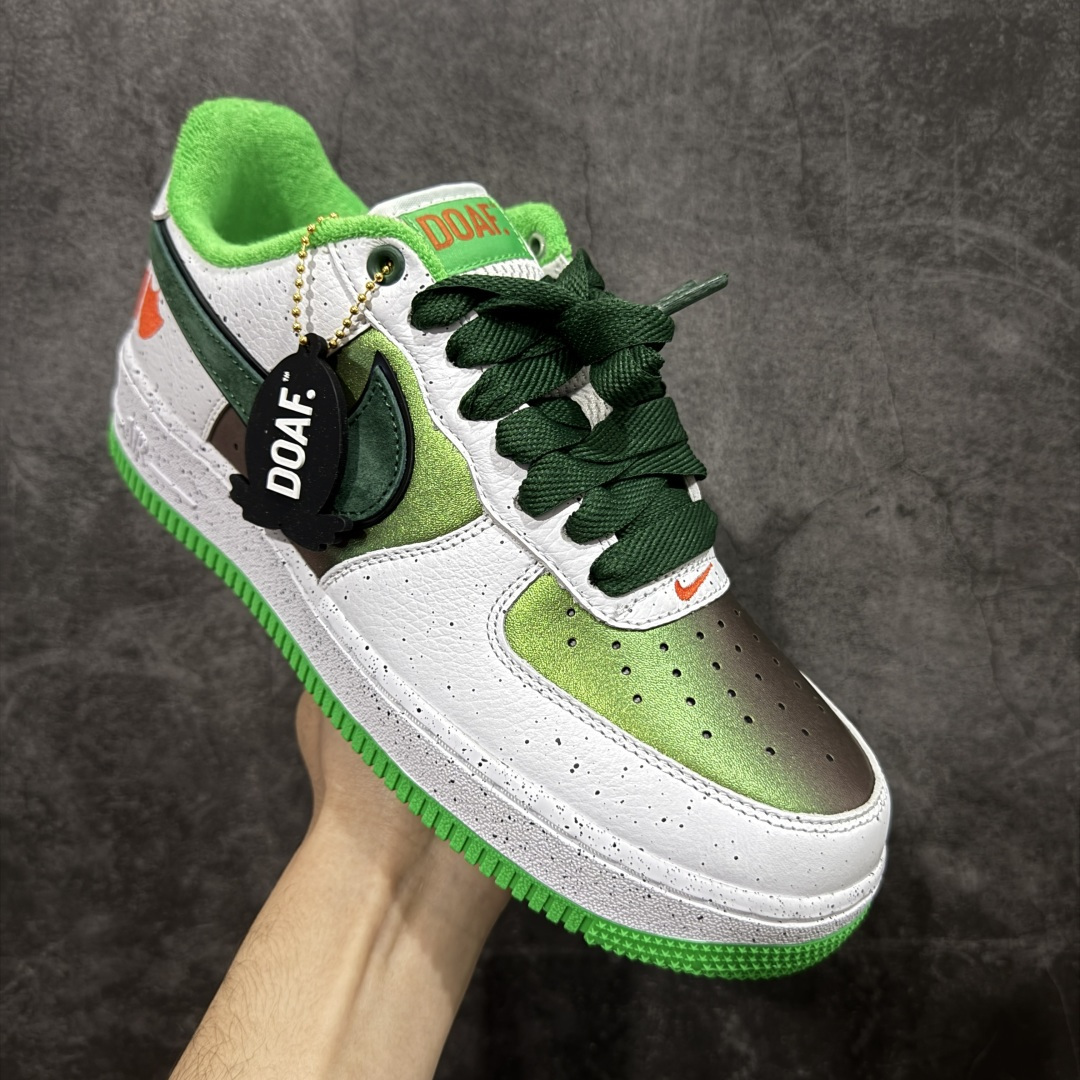 图片[3]-【Top纯原】Doaf x NK Air Force 1 Low 联名款 空军一号低帮休闲板鞋 IU7613-100 原厂冲刀皮料切割干净 无任何毛边 打造纯正空军 全掌内置蜂窝气垫 原盒配件 原厂中底钢印、拉帮完美 全套原楦原模倾力打造完美版型 尺码：36 36.5 37.5 38 38.5 39 40 40.5 41 42 42.5 43 44.5 45 46-选品中心
