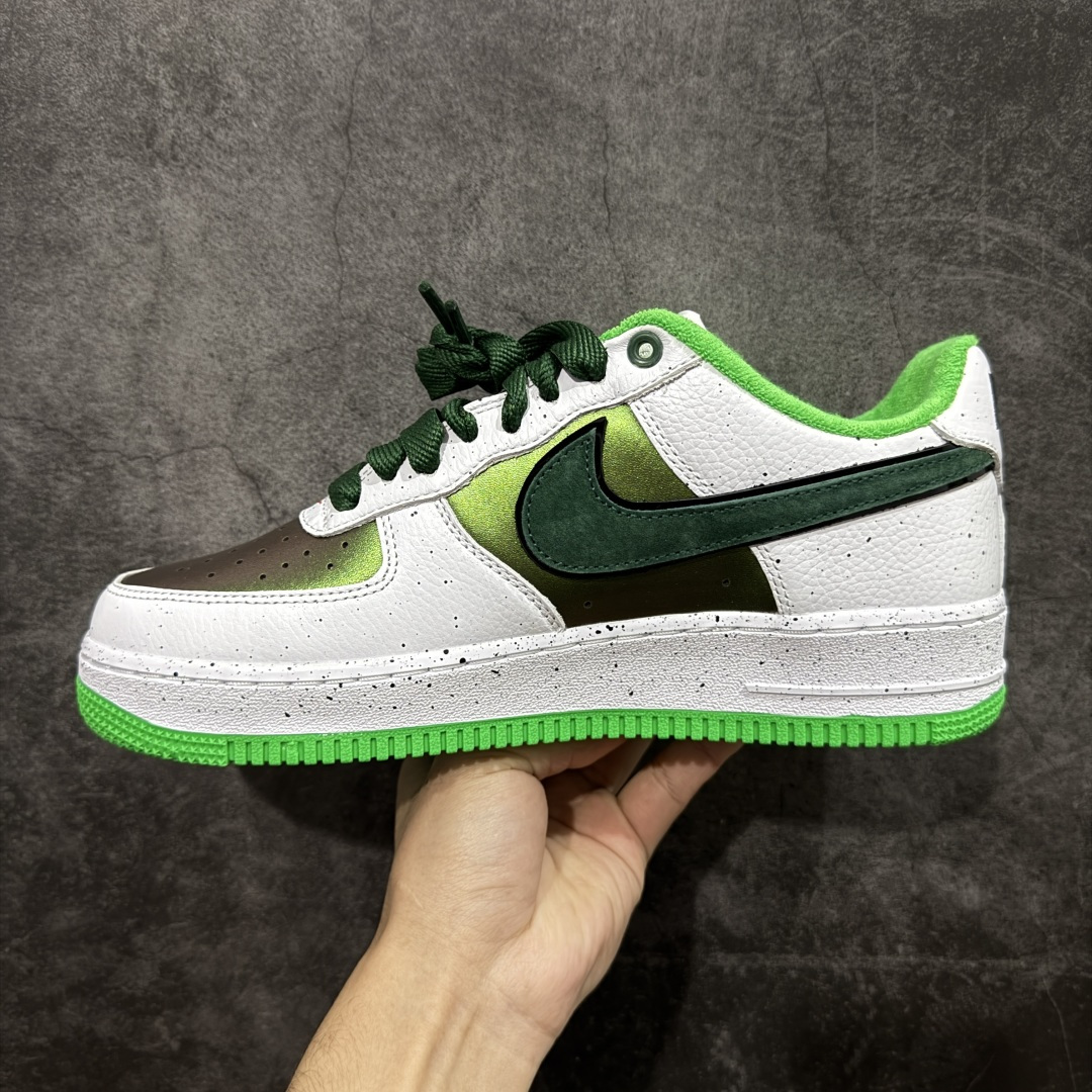 图片[2]-【Top纯原】Doaf x NK Air Force 1 Low 联名款 空军一号低帮休闲板鞋 IU7613-100 原厂冲刀皮料切割干净 无任何毛边 打造纯正空军 全掌内置蜂窝气垫 原盒配件 原厂中底钢印、拉帮完美 全套原楦原模倾力打造完美版型 尺码：36 36.5 37.5 38 38.5 39 40 40.5 41 42 42.5 43 44.5 45 46-选品中心