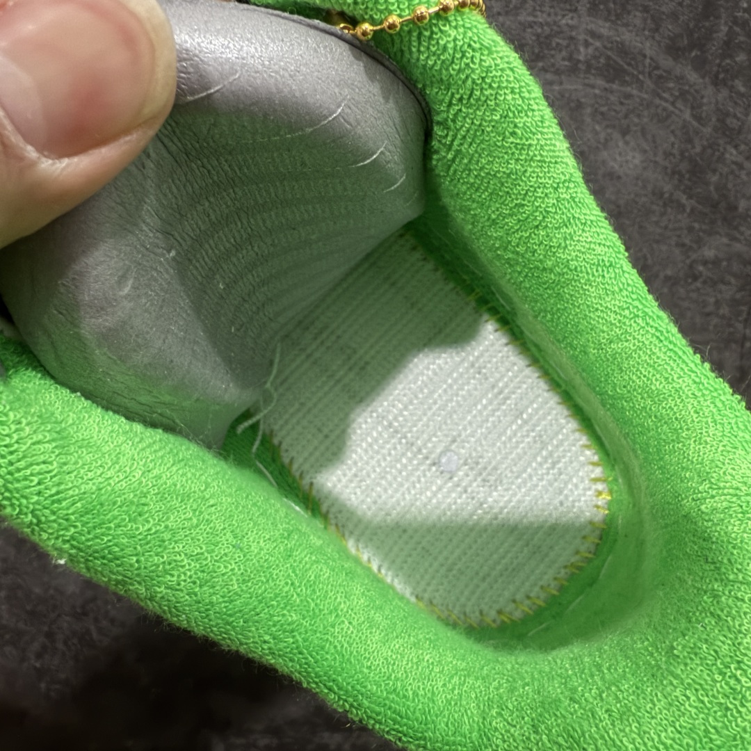 图片[9]-【Top纯原】Doaf x NK Air Force 1 Low 联名款 空军一号低帮休闲板鞋 IU7613-100 原厂冲刀皮料切割干净 无任何毛边 打造纯正空军 全掌内置蜂窝气垫 原盒配件 原厂中底钢印、拉帮完美 全套原楦原模倾力打造完美版型 尺码：36 36.5 37.5 38 38.5 39 40 40.5 41 42 42.5 43 44.5 45 46-选品中心