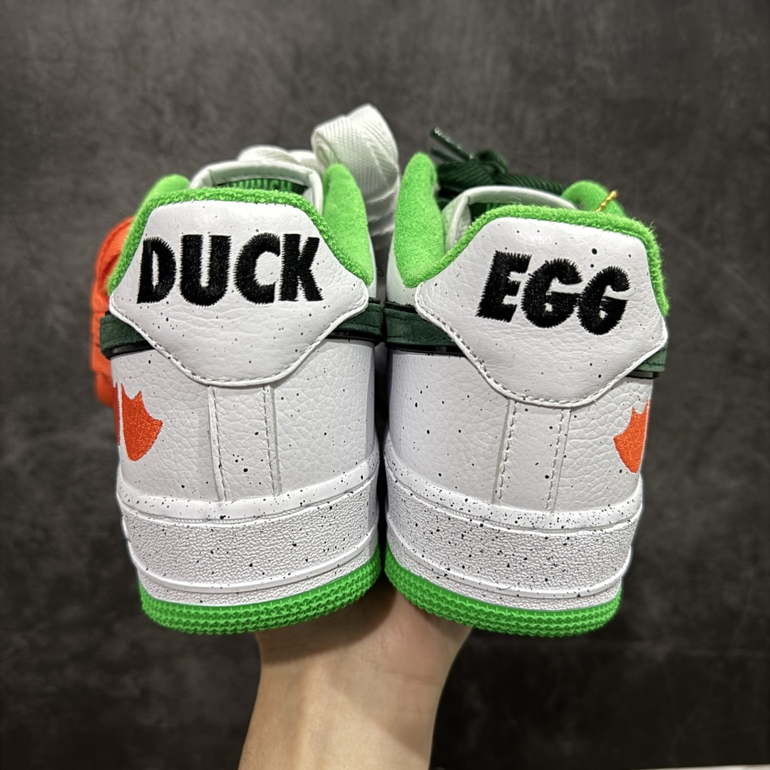 图片[2]-【Top纯原】Doaf x NK Air Force 1 Low 联名款 空军一号低帮休闲板鞋 IU7613-100 原厂冲刀皮料切割干净 无任何毛边 打造纯正空军 全掌内置蜂窝气垫 原盒配件 原厂中底钢印、拉帮完美 全套原楦原模倾力打造完美版型 尺码：36 36.5 37.5 38 38.5 39 40 40.5 41 42 42.5 43 44.5 45 46-选品中心