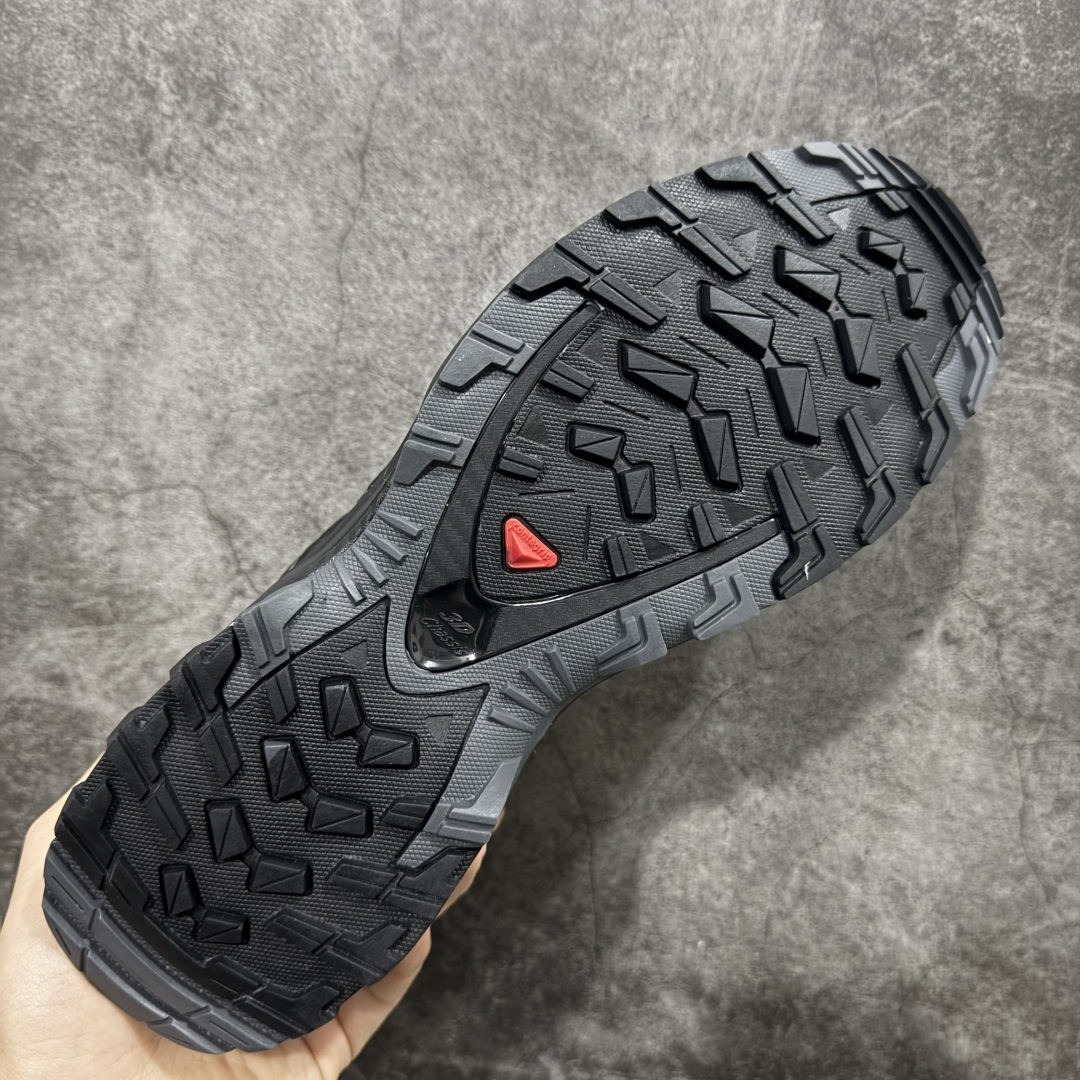 图片[9]-【GOAT纯原版】SALOMON 萨洛蒙 XA PRO 3D 户外运动 网布减震防滑透气 低帮跑步鞋 黑银赤392514 全新品质 巅峰之作 所有配色均购物原版拆解1：1开发 原材料打造 非市场公版便宜货 私模大底 清洁度比市场所有版本都高 全套原纸板楦头开发 原厂网布配套 确保原汁原味 完美呈现版型 原档数据独家私模五层组合大底 男女鞋同步官方开发至47 原装Ortholite轻量化鞋垫 中底布带钢印编号 原厂TPU锁扣 进口港宝加持 后跟自然饱满 还原公司包裹性 鞋面采用SENSIFT贴合技术 全方位贴合包裹脚型 鞋跟部鞋底牵引设计 提供强大的抓地性能 更适应野外崎岖不平的道路 其3D ADVANCED CHASSIS底盘 材料轻量大化 钉齿设计更具稳定性 防护性 鞋底易磨损区运用CONTAGRIP高耐磨材料 应对城市硬质路面长距离跑考验 尺码：36 36.5 37.5 38 38.5 39 40 40.5 41 42 42.5 43 44 45 46 47-选品中心