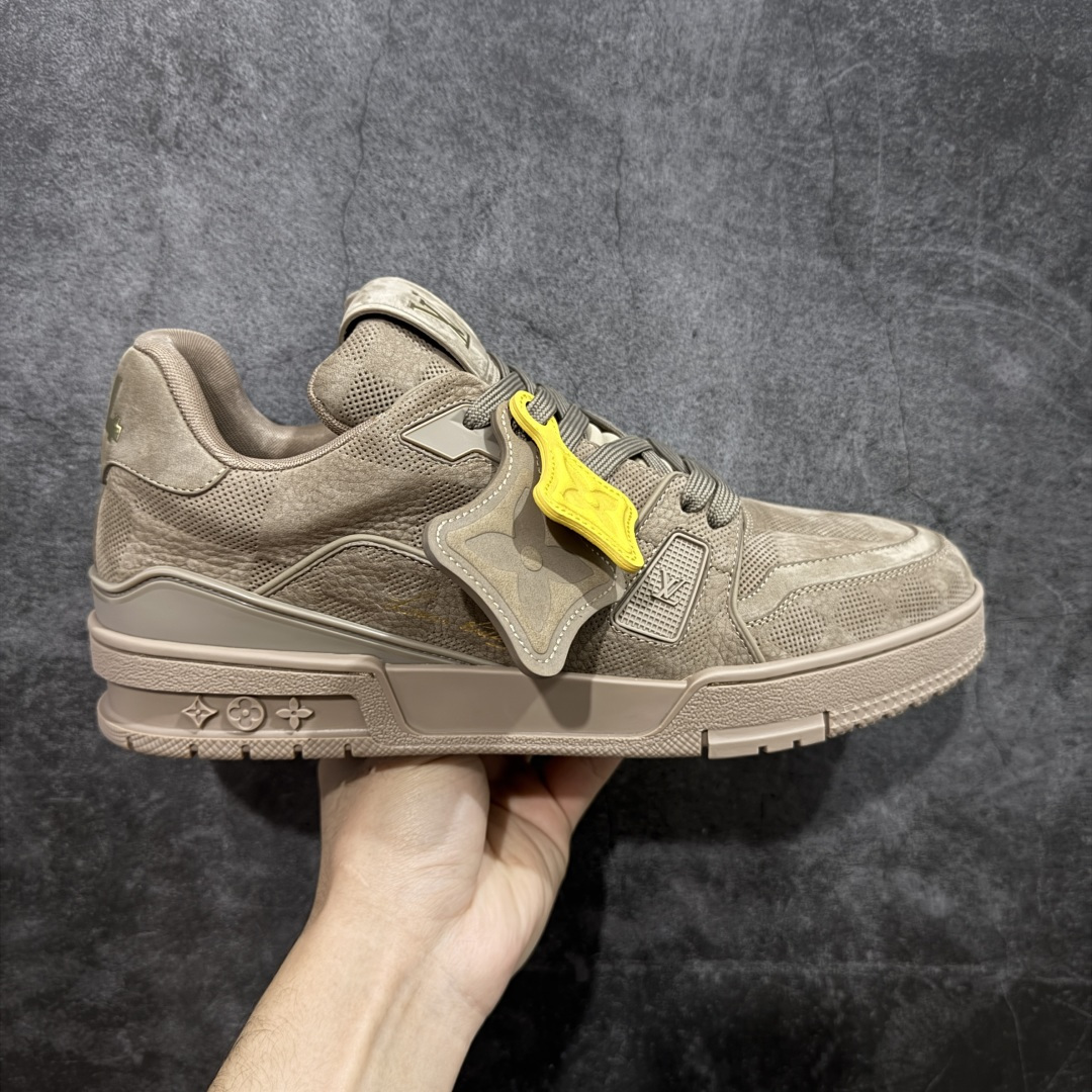 【XC版本】Louis Vuitton LV Trainer系列 新配色入库上架 市场货一堆的东西没必要做文案吹嘘 实拍如图 所见即所得 细节细揣摩 让你感受真正的好货 尺码： 39 40 41 42 43 44 45 46-选品中心