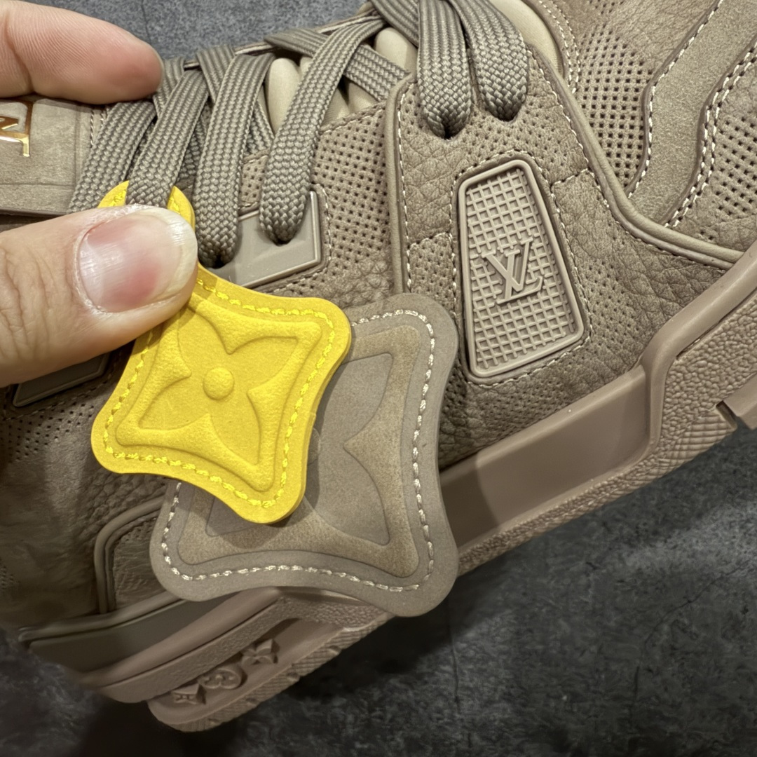 图片[5]-【XC版本】Louis Vuitton LV Trainer系列 新配色入库上架 市场货一堆的东西没必要做文案吹嘘 实拍如图 所见即所得 细节细揣摩 让你感受真正的好货 尺码： 39 40 41 42 43 44 45 46-选品中心