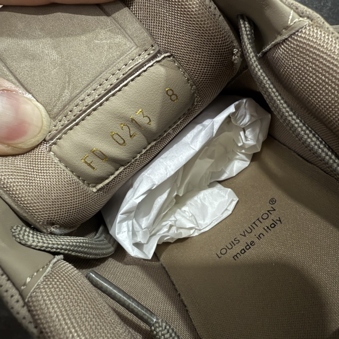 图片[8]-【XC版本】Louis Vuitton LV Trainer系列 新配色入库上架 市场货一堆的东西没必要做文案吹嘘 实拍如图 所见即所得 细节细揣摩 让你感受真正的好货 尺码： 39 40 41 42 43 44 45 46-选品中心