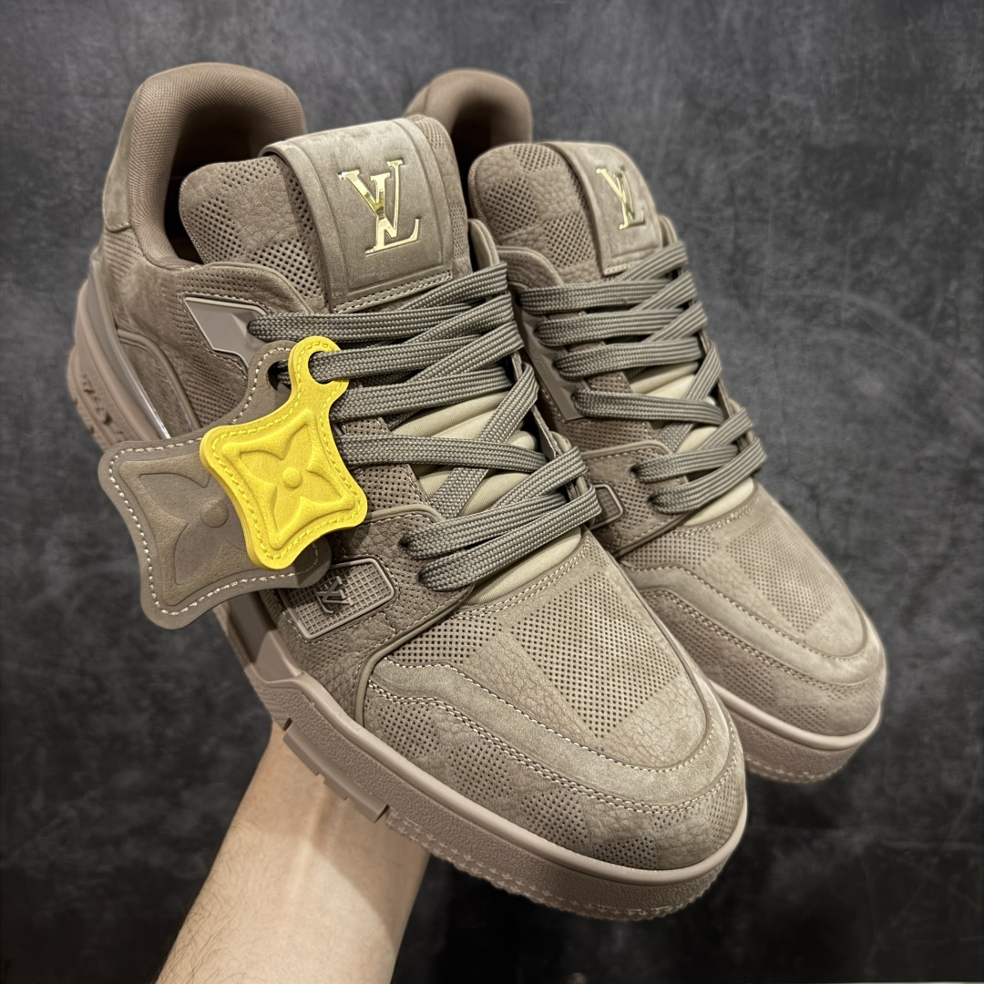 【XC版本】Louis Vuitton LV Trainer系列 新配色入库上架 市场货一堆的东西没必要做文案吹嘘 实拍如图 所见即所得 细节细揣摩 让你感受真正的好货 尺码： 39 40 41 42 43 44 45 46-选品中心