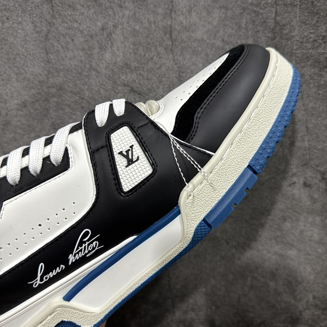 图片[6]-【YS纯原】广奢高端货 LOUIS VUITTON 路易威登 LV Trainer 休闲板鞋 ✦ 原楦原纸版开模，鞋型立体饱满 ✦ 零毛边、零溢胶、零线头瑕疵 ✦ 细节与原版一致 区分市面通货 ✦ 多层叠片＋电脑针车，针距密度一致 ✦ Monogram浮雕＋3D高频压纹 ✦ 多密度发泡中底：支撑回弹媲美专柜 ✦ 原装橡胶大底：含胶量高、纹路深、双拼接零偏差 ✦ ZP级原装包装：专柜款鞋盒＋防尘袋＋说明书 尺码：35-45-选品中心