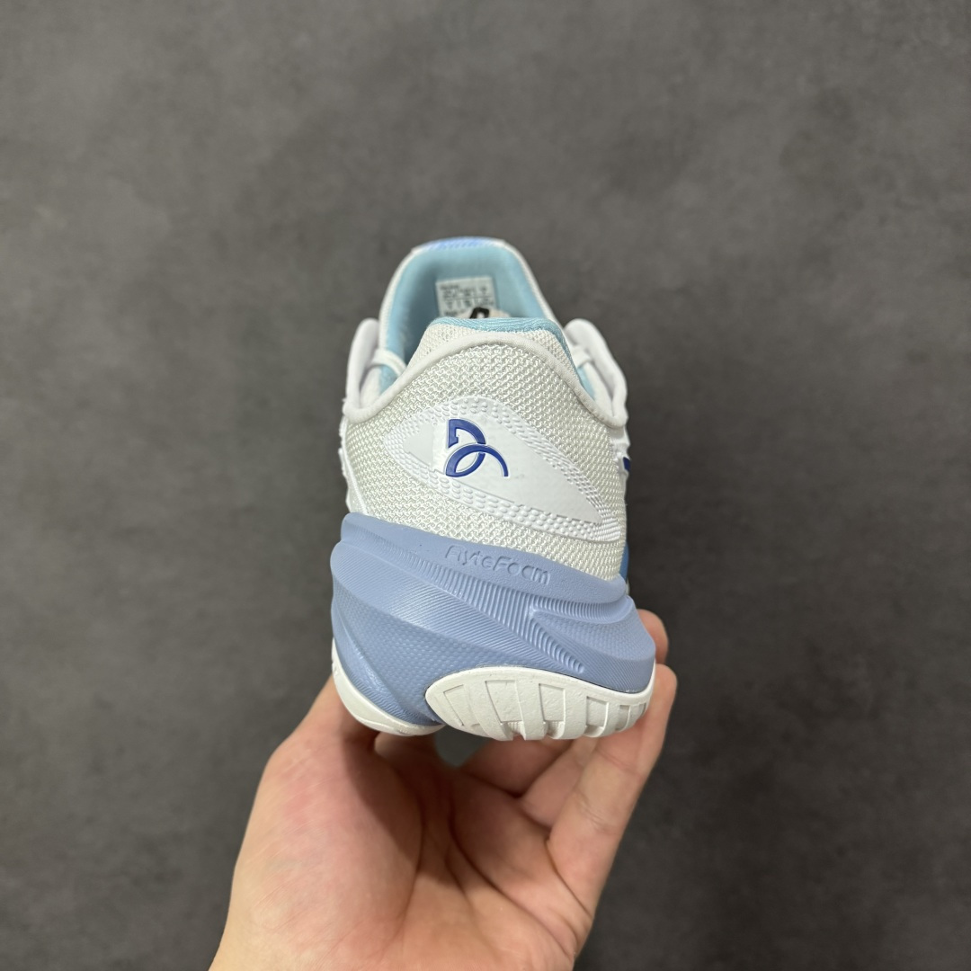 图片[4]-【公司级】Asics Court FF 3 Novak 织物合成革 防滑耐磨透气 低帮 网球鞋 COURT FF 3鞋面采用PU支撑裁片，提供了横向和纵向移动的灵活性的同时提升了足部移动时的稳定性；袜套式鞋口设计，提供很好的包裹性；分离式中足稳定片，改善扭转刚度，增加制动力和推进力；分离式后掌，增大触地面积之余，能够减少滑步耗时，降低身体负荷。 货号： 1041A522-967 尺码：36-47 含半码 编码：FSB260270-选品中心