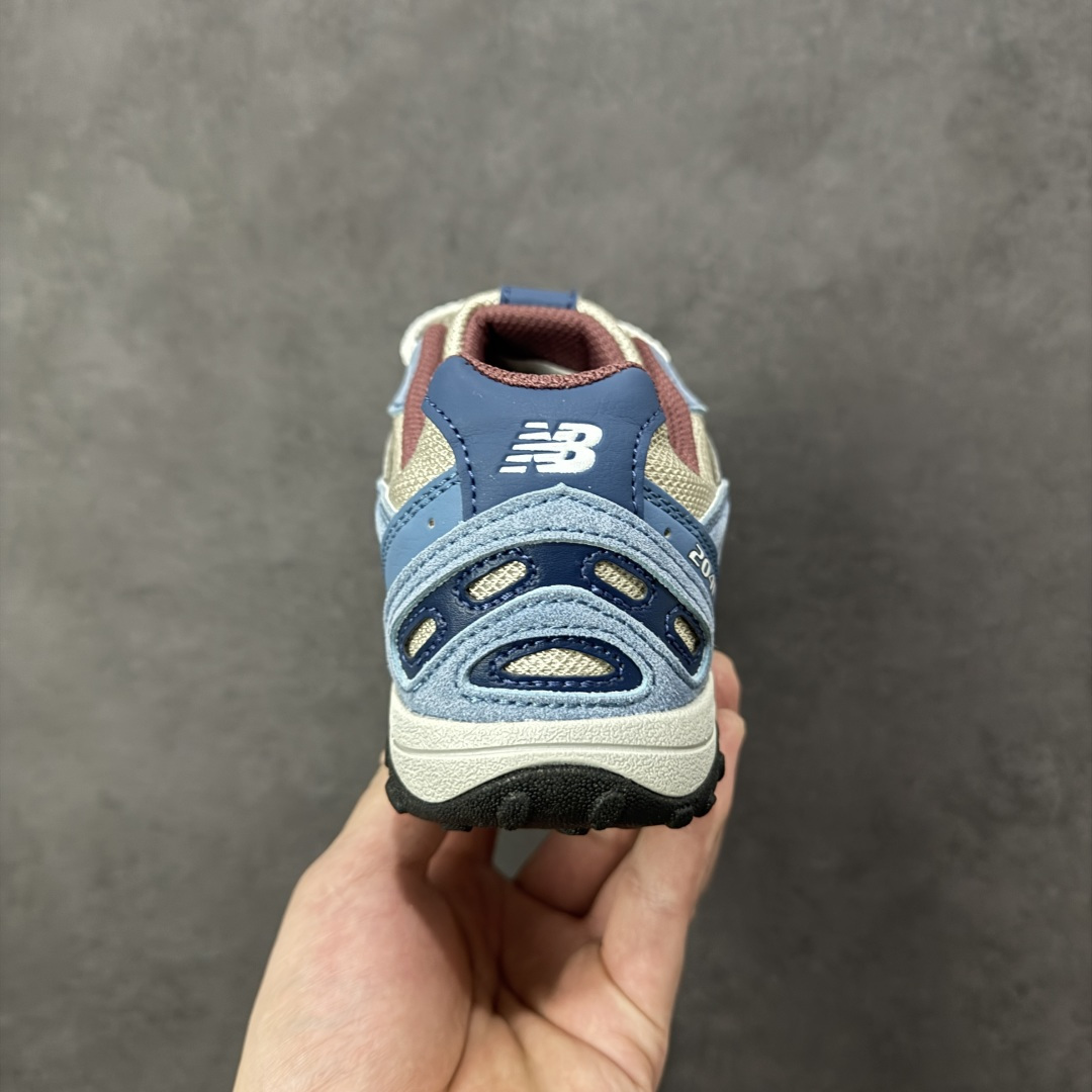 图片[4]-【公司级】新百伦 2025年新款 New Balance 204L 2025年登场：复古薄底鞋重塑都市运动美学时尚运动跑步鞋，以复古薄底设计与室内足球鞋灵感，打造兼具轻量化通勤与潮流穿搭的多功能鞋款。采用麂皮与网眼拼接鞋面，搭配粉系配色，呈现复古与现代的平衡。薄底优化：中底采用超薄EVA缓震，结合颗粒状外底纹路，确保贴地感与灵活性，同时视觉上拉长腿部线条。细节升级：鞋侧反光大“N”字Logo与204L后跟标识增强辨识度，提升层次感。 货号： U204LNPA 尺码：36-45半 编码：XSB250260-选品中心