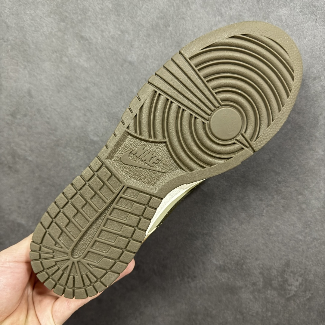 图片[9]-【YC版本】NK Dunk Pegasus Pack CNY 马年限定 舒适贴合 低帮 板鞋 男女同款 米褐色 IQ1118-220 实力大厂出品 新配色陆续开发 利润个位数只为口碑 全套原纸板楦头开发 确保原汁原味 完美呈现DUNK版型 一比一鞋头弧度高度鞋身弧度 此版本只针对中端市场 皮料材质有所更替 其他数据细节工艺流程均保持一致 绝不口嗨 细节品控鞋型随意对比 独家私模官方第六代原厂航空铝磨具打磨大底 鞋头坡度极致还原 无解鞋型 原盒原配 圈内天花板工艺 原厂玻璃冲刀 超高清洁度 全鞋零毛边皮料切割 原厂中底布点胶 中底布拉帮走线遵循公司 尺码：36 36.5 37.5 38 38.5 39 40 40.5 41 42 42.5 43 44 44.5 45 46 47.5 编码：HXSB270280-选品中心