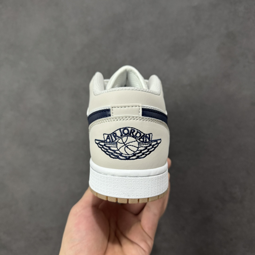 图片[4]-【H11版本】耐克Nike Air Jordan 1 AJ1经典复古经典低帮百搭文化篮球鞋 553558-146 公司级真标半码制#原档案原数据开发版型#采用荔枝纹头层皮革鞋面材质#原厂立体填充鞋舌海绵#中底注胶孔及缜密中底拉帮工艺#原数据开发模具大底 尺码：35.5 36 36.5 37.5 38 38.5 39 40 40.5 41 42 42.5 43 44 44.5 45 46 47.5 编码：H11B270280-选品中心