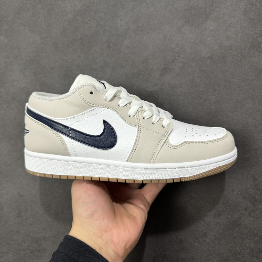 【H11版本】耐克Nike Air Jordan 1 AJ1经典复古经典低帮百搭文化篮球鞋 553558-146 公司级真标半码制#原档案原数据开发版型#采用荔枝纹头层皮革鞋面材质#原厂立体填充鞋舌海绵#中底注胶孔及缜密中底拉帮工艺#原数据开发模具大底 尺码：35.5 36 36.5 37.5 38 38.5 39 40 40.5 41 42 42.5 43 44 44.5 45 46 47.5 编码：H11B270280-选品中心