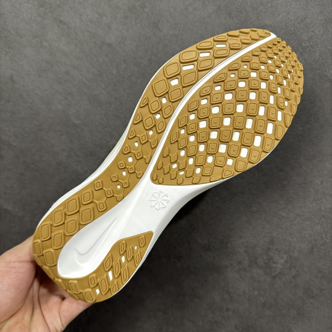 图片[9]-【公司级】Nike Pegasus 41 代飞马专业跑鞋 鞋面采用外层由韧性纱线+内层网眼布的设计，在确保稳定性和耐久性的同时，也保证了贴合舒适及透气性能 此外，鞋带孔也从飞线变为全新板带设计，提供更加舒适的锁定贴合 中底方面为 全掌react泡棉+内嵌前后掌双Zoom Air气垫的配置组合，经典的华夫格大底则能确保抓地 尺码：36-46带半码 货号：FD2723-005 编码：LNHB210220-选品中心