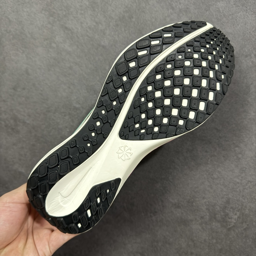 图片[9]-【公司级】Nike Pegasus 41 Air Zoom 轻盈舒适耐磨 低帮 气垫 休闲跑步鞋 – 鞋面设计：采用轻盈透气的工程网眼设计，能快速排出湿气，保持脚部干爽。Dynamic Midfoot Fit系统将鞋带与内部中足板带相连，提供良好的支撑和包裹性 – 外底特点：经典橡胶外底结合华夫格底纹，抓地力强，在各种路面上都能提供稳定的摩擦力，不易打滑，同时也具备良好的耐磨性，可延长鞋子使用寿命 。 货号：HM3703-161 尺码：36-46带半码 编码：LNHB210220-选品中心