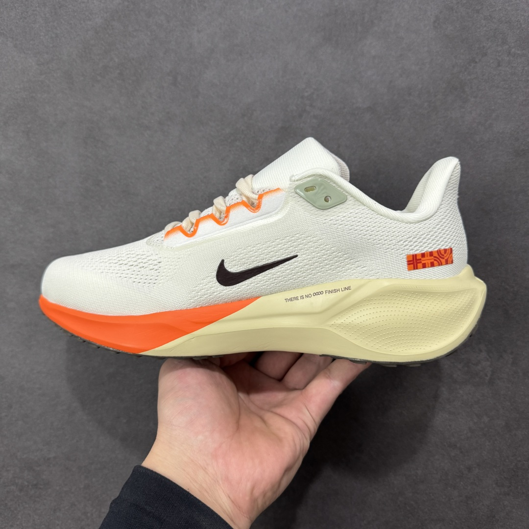 图片[2]-【公司级】Nike Pegasus 41 Air Zoom 轻盈舒适耐磨 低帮 气垫 休闲跑步鞋 – 鞋面设计：采用轻盈透气的工程网眼设计，能快速排出湿气，保持脚部干爽。Dynamic Midfoot Fit系统将鞋带与内部中足板带相连，提供良好的支撑和包裹性 – 外底特点：经典橡胶外底结合华夫格底纹，抓地力强，在各种路面上都能提供稳定的摩擦力，不易打滑，同时也具备良好的耐磨性，可延长鞋子使用寿命 。 货号：HV5975-102 尺码：36-46带半码 编码：LNHB210220-选品中心
