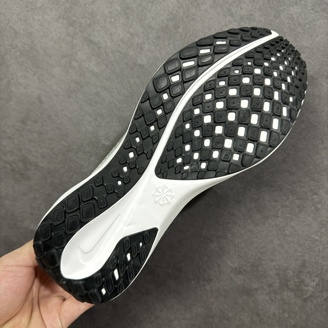 图片[9]-【公司级】Nike Pegasus 41 Air Zoom 轻盈舒适耐磨 低帮 气垫 休闲跑步鞋 – 鞋面设计：采用轻盈透气的工程网眼设计，能快速排出湿气，保持脚部干爽。Dynamic Midfoot Fit系统将鞋带与内部中足板带相连，提供良好的支撑和包裹性 – 外底特点：经典橡胶外底结合华夫格底纹，抓地力强，在各种路面上都能提供稳定的摩擦力，不易打滑，同时也具备良好的耐磨性，可延长鞋子使用寿命 。 货号：HQ3220-100 尺码：36-46带半码 编码：LNHB210220-选品中心