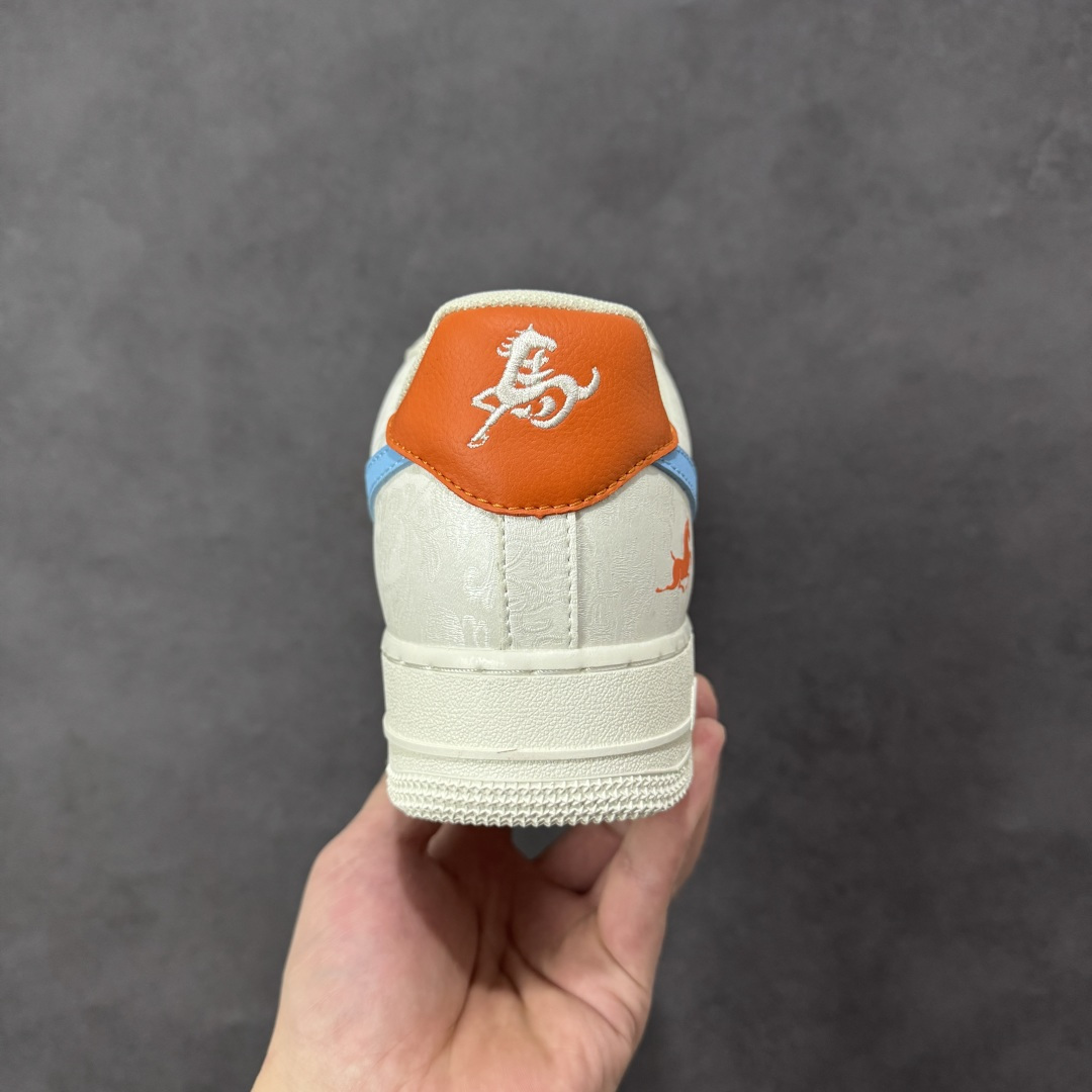 图片[4]-【定制版】Nike Air Force 1\’07 Low 联名马年限定 彩色拼接丝绸 空军一号低帮休闲板鞋  #原楦头原纸板 高端定制鞋盒 原厂鞋底 超高清洁度 细节完美 货号：FV3694-100  尺码：36 36.5 37.5 38 38.5 39 40 40.5 41 42 42.5 43 44 44.5 45-选品中心