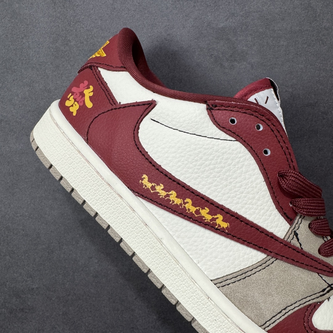 图片[6]-【定制版】马年定制限量发售❗️恭喜发财 🔥Travis Scott x Fragment Design x Jordan Air Jordan 1 Low OG SP “马年限定联名——白红” 马年印花 高端定制 倒钩三方联名低帮篮球鞋 #定制鞋盒 大厂纯原品质出货 超高清洁度 皮料切割干净无任何毛边 细节完美 货号：XD1979-004 尺码：36 36.5 37.5 38 38.5 39 40 40.5 41 42 42.5 43 44 44.5 45 编码：HXSB330340-选品中心