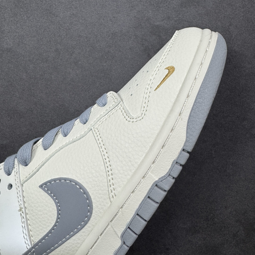 图片[5]-【定制版】Nike SB Dunk Low“ 斯图西联名—米灰金标” 周年高端定制 低帮休闲板鞋 定制鞋盒 大厂纯原品质出货 超高清洁度 皮料切割干净无任何毛边 细节完美 货号：JP1628-040 尺码：36 36.5 37.5 38 38.5 39 40 40.5 41 42 42.5 43 44 44.5 45 编码：HXSB330340-选品中心
