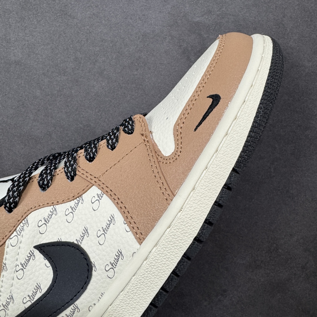 图片[5]-【定制版】Nike Jordan Air Jordan 1“ 斯图西联名——米棕黑” 高端定制 低帮 复古 减震 防滑 耐磨 篮球鞋 定制鞋盒 大厂纯原品质出货 超高清洁度 皮料切割干净无任何毛边 细节完美 货号：LL8888-003 尺码：36 36.5 37.5 38 38.5 39 40 40.5 41 42 42.5 43 44 44.5 45 编码：HXSB330340-选品中心