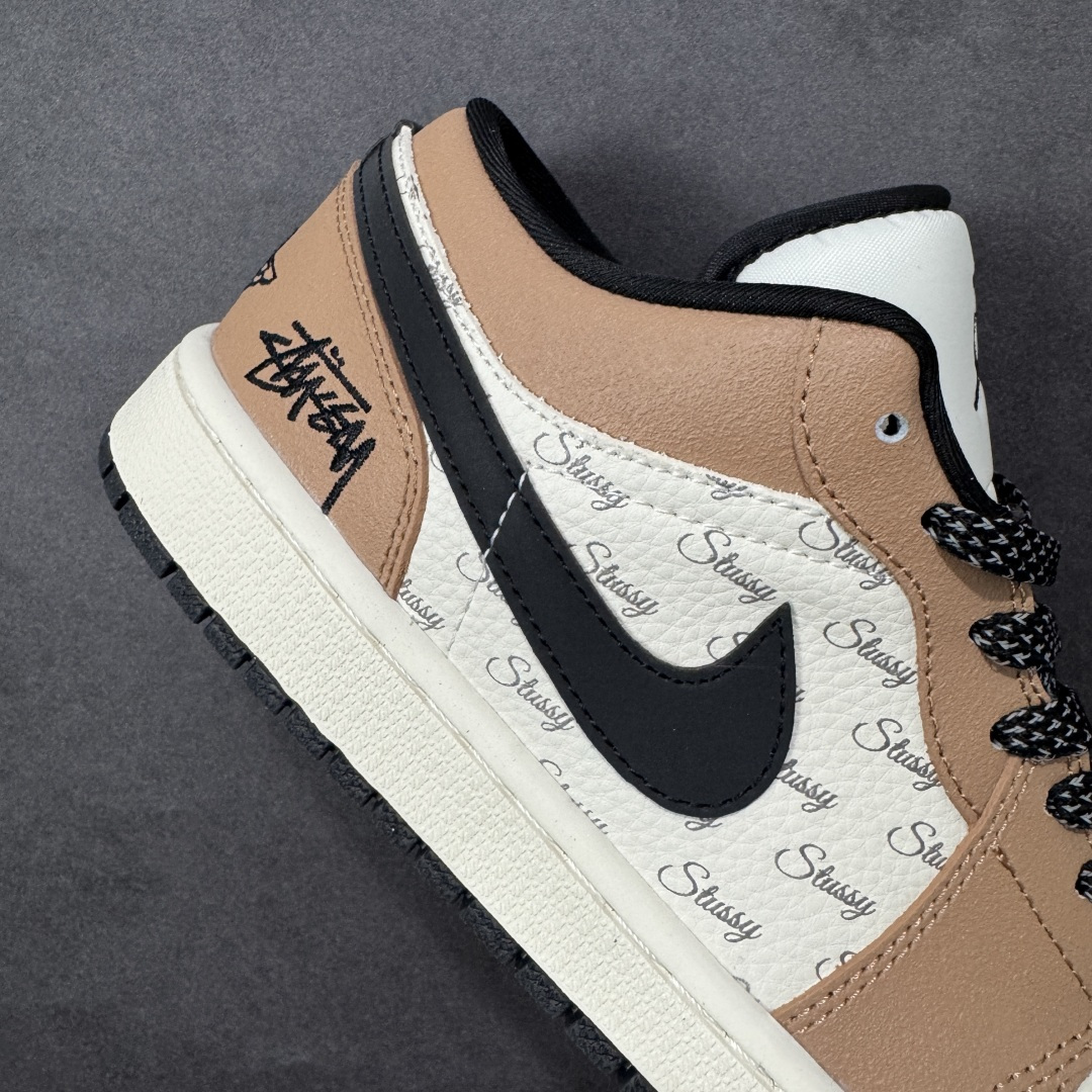图片[6]-【定制版】Nike Jordan Air Jordan 1“ 斯图西联名——米棕黑” 高端定制 低帮 复古 减震 防滑 耐磨 篮球鞋 定制鞋盒 大厂纯原品质出货 超高清洁度 皮料切割干净无任何毛边 细节完美 货号：LL8888-003 尺码：36 36.5 37.5 38 38.5 39 40 40.5 41 42 42.5 43 44 44.5 45 编码：HXSB330340-选品中心
