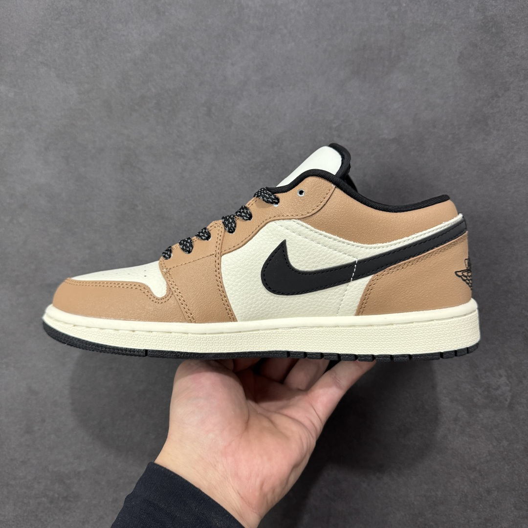 图片[2]-【定制版】Nike Jordan Air Jordan 1“ 斯图西联名——米棕黑” 高端定制 低帮 复古 减震 防滑 耐磨 篮球鞋 定制鞋盒 大厂纯原品质出货 超高清洁度 皮料切割干净无任何毛边 细节完美 货号：LL8888-003 尺码：36 36.5 37.5 38 38.5 39 40 40.5 41 42 42.5 43 44 44.5 45 编码：HXSB330340-选品中心