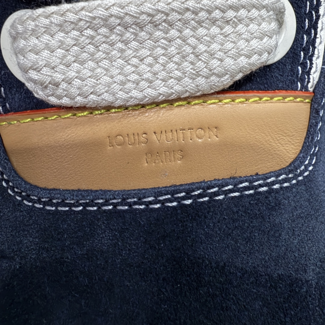 图片[6]-【莞顶升级版】LV 路易威登LOUIS VUITTON Tilted Low Sneakers 倾斜系列低帮复古休闲运动文化百搭板鞋 2026早春款板鞋 目前市场最顶 细节正确版 广东原产 升级原楦型开发纸版 厚实抽屉礼品鞋盒及包装说明书防尘布袋物件(附送官方快递加固牛皮纸外盒!!)#采用Monogram 丹宁布鞋面材质#鞋垫嵌入软脚感EVA物料#后跟耐弯折滴塑支撑片#全新开发TPR光泽组合隔色鞋底❗ 尺码：39 40 41 42 43 44 45-选品中心