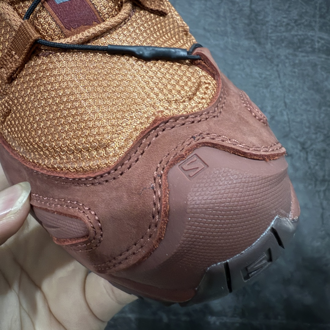 图片[5]-【Goat礼盒版】Salomon萨洛蒙2025秋冬新款XA pro 3D JEONG LI 二代系列新色系跑步鞋休闲运动鞋 479615 T0级别版本出货-只做市面市场第一档 皮面部位采用头层皮打造-横扫市面 中底搭载全掌玻璃纤维能量板和超厚弹性泡沫中底，跑动时推进力十足，缓震回馈很强，日常通勤或训练都很稳 鞋身长毛牛猄皮面设计，内层材质透气网面 穿着舒适度好 原版材质 原版大底 尺码：36-45-选品中心