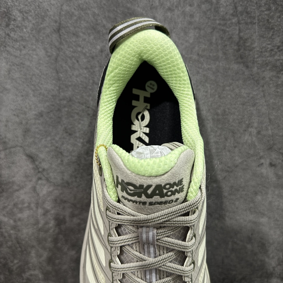 图片[8]-【纯原H版】HOKA ONE ONE Mafate Speed 2 Low 玛法特2代系列低帮轻量户外越野休闲运动慢跑鞋 正确组合底 市场顶级版本 上脚赞到报爆 轻盈舒适 鞋面采用超轻的无缝架构 轻薄的TPU贴在透气的鞋面材料上 减轻重量同时也保证了支撑性 鞋底采用滚动平衡技术 引导跑者回归自然步态 祖传的神奇EVA材质中底依旧是一如既往地表现优秀 能提供充足的缓震 作为HOKA家的越野跑鞋 VIBRAM 橡胶大底也是必不可少的 即便在复杂湿滑的地形 依旧能有良好的抓地力及稳定性 鞋带采用了弹性不易松脱的扁宽弹性鞋带 前掌与中掌部分也进行了加宽 也更加适合亚洲人的脚型 是一款十分全面且足够强悍的户外硬核越野鞋 日常搭配的话短裤是基本不挑 阔腿裤 工装裤以及各种长筒牛仔裤都可以 尺码：36 36.5 37.5 38 38.5 39 40 40.5 41 42 42.5 43 44 44.5 45-选品中心