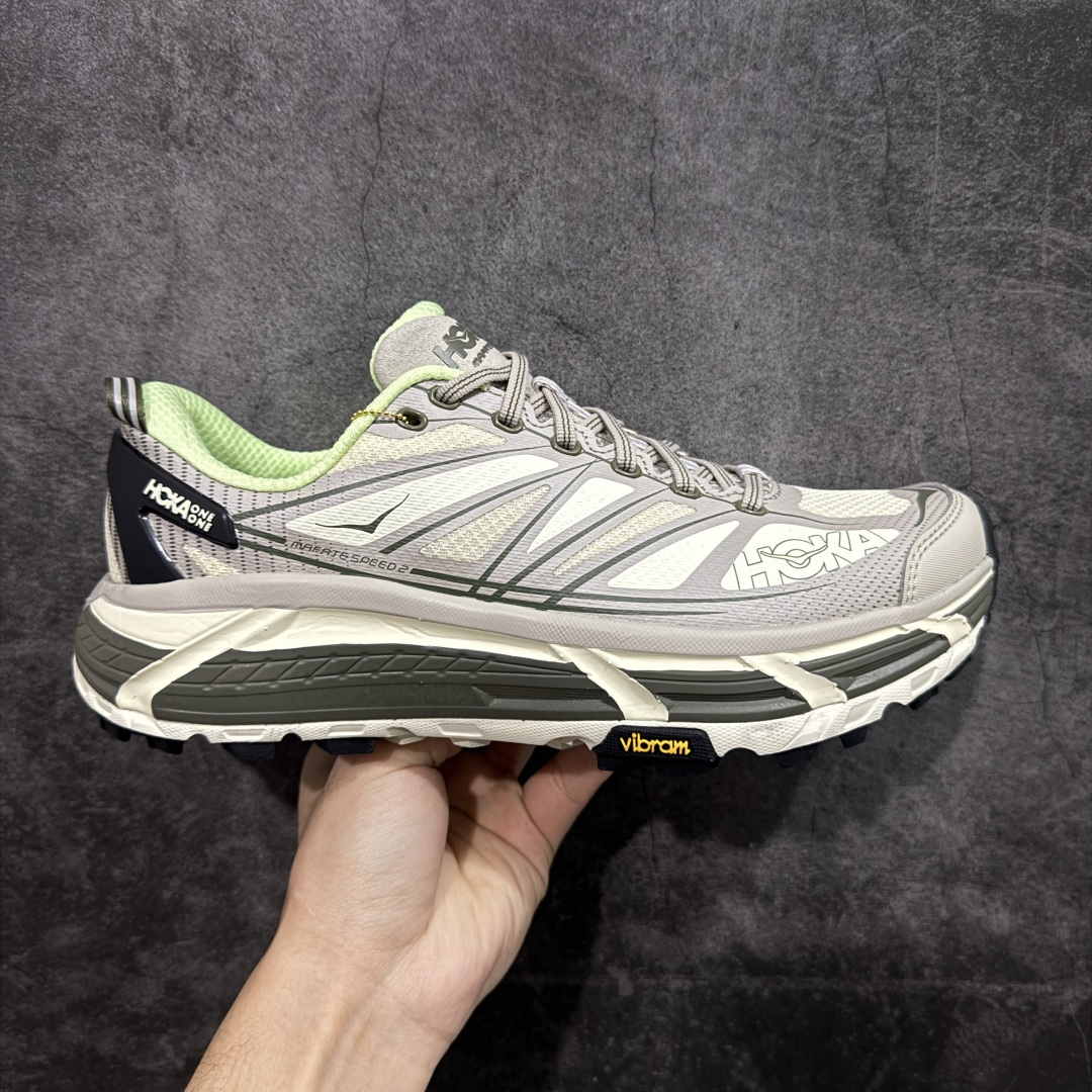 【纯原H版】HOKA ONE ONE Mafate Speed 2 Low 玛法特2代系列低帮轻量户外越野休闲运动慢跑鞋 正确组合底 市场顶级版本 上脚赞到报爆 轻盈舒适 鞋面采用超轻的无缝架构 轻薄的TPU贴在透气的鞋面材料上 减轻重量同时也保证了支撑性 鞋底采用滚动平衡技术 引导跑者回归自然步态 祖传的神奇EVA材质中底依旧是一如既往地表现优秀 能提供充足的缓震 作为HOKA家的越野跑鞋 VIBRAM 橡胶大底也是必不可少的 即便在复杂湿滑的地形 依旧能有良好的抓地力及稳定性 鞋带采用了弹性不易松脱的扁宽弹性鞋带 前掌与中掌部分也进行了加宽 也更加适合亚洲人的脚型 是一款十分全面且足够强悍的户外硬核越野鞋 日常搭配的话短裤是基本不挑 阔腿裤 工装裤以及各种长筒牛仔裤都可以 尺码：36 36.5 37.5 38 38.5 39 40 40.5 41 42 42.5 43 44 44.5 45-选品中心