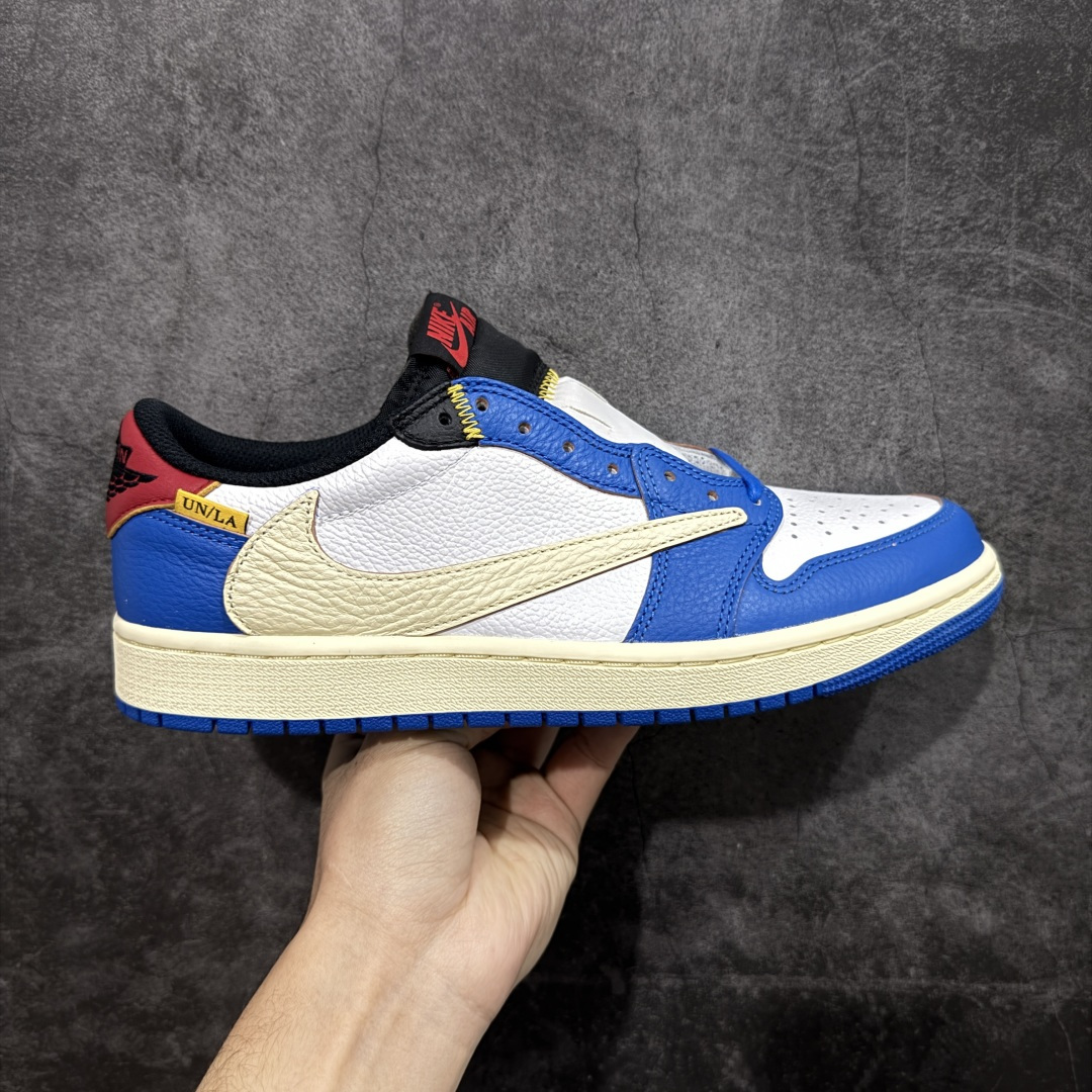 【DG2.0纯原】Union LA x Fragment Design x Air Jordan AJ1 Low OG SP 藤原浩三方联名四色拼接 TS联名倒钩低帮 蓝红白 DM7866-111 圈内最强倒钩系列 高端零售特供批次 产品品控稳定性领先行业 各方面均可对飙L版 良心定价不杀猪 SZ原厂全套原楦原纸板冲刀磨具开发 原厂皮料加持 原厂港宝加持定型后跟R度完美 同源原厂电绣 鬼脸飞翼针数密度立体效果一致 百分百一致原鞋 原厂拉帮工艺 针距密度一致 后跟弧度收口自然不对折 极致一眼正品既视感 进口玻璃冲刀皮料裁剪零毛边 全鞋电脑针车工艺 品控清洁度最高QC检验标准 免检产品 原厂订购鞋盒、鞋标、防尘纸、鞋撑、鞋带 追求极致的原厂味道 尺码：40 40.5 41 42 42.5 43 44 44.5 45 46 47.5 48.5-选品中心