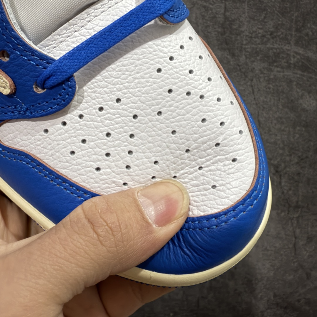 图片[5]-【DG2.0纯原】Union LA x Fragment Design x Air Jordan AJ1 Low OG SP 藤原浩三方联名四色拼接 TS联名倒钩低帮 蓝红白 DM7866-111 圈内最强倒钩系列 高端零售特供批次 产品品控稳定性领先行业 各方面均可对飙L版 良心定价不杀猪 SZ原厂全套原楦原纸板冲刀磨具开发 原厂皮料加持 原厂港宝加持定型后跟R度完美 同源原厂电绣 鬼脸飞翼针数密度立体效果一致 百分百一致原鞋 原厂拉帮工艺 针距密度一致 后跟弧度收口自然不对折 极致一眼正品既视感 进口玻璃冲刀皮料裁剪零毛边 全鞋电脑针车工艺 品控清洁度最高QC检验标准 免检产品 原厂订购鞋盒、鞋标、防尘纸、鞋撑、鞋带 追求极致的原厂味道 尺码：40 40.5 41 42 42.5 43 44 44.5 45 46 47.5 48.5-选品中心