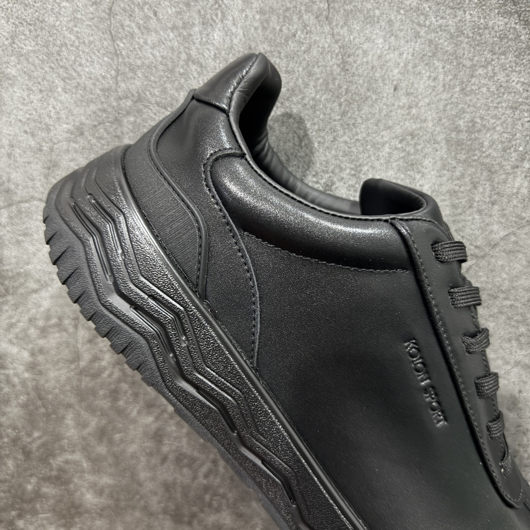 图片[7]-【公司级】可隆KOLON SPORT 舒适柔软 防水支撑轻便回弹 低帮 徒步鞋 黑色 脚感软到像踩云朵☁️—鞋面柔软贴合脚型，走石子路也不硌脚；防滑V黄金大底纹路深似锯齿，泥地、陡坡都稳稳拿捏，下雨天也不怕打滑。黑色耐脏又百搭，日常穿去上班是低调质感，进山徒步是可靠装备，从城市到山野，一双鞋承包所有 “出走计划” 尺码：40-44-选品中心