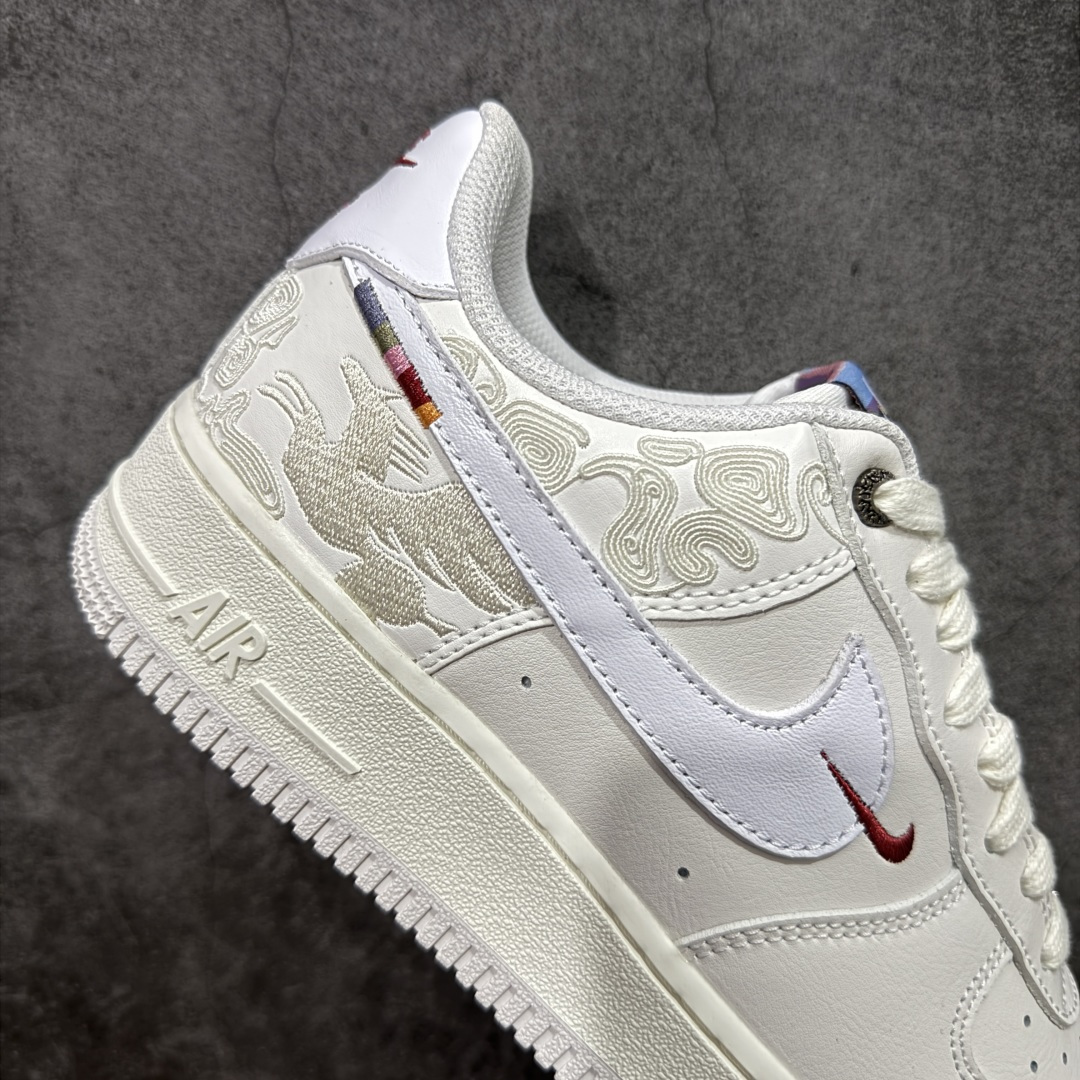 图片[7]-【XC礼盒版】Nike Air Force 1\’07 Low 马年限定 空军一号低帮休闲板鞋 IQ1119-011  高端礼盒 正确刺绣 原版品质 专柜特供 原楦头原纸板 定制五金配件 内置全掌气垫 原厂鞋底   尺码：36 36.5 37.5 38 38.5 39 40 40.5 41 42 42.5 43 44 44.5 45 46-选品中心