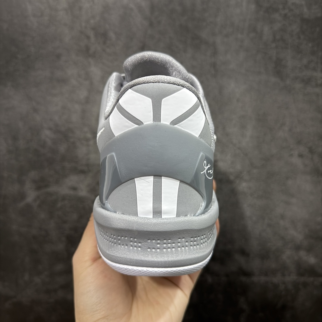 图片[4]-【CK纯原版】Nike Zoom Kobe Ⅷ System 科比8代 男子实战篮球鞋 HF9550-002 鞋垫升级配备超厚PHYLON中底 前后掌部位搭载Zoom气垫单元 塑料碳纤维支撑中板 KOBE VII体系的速度模块配备了 PHYLON 中底和在前后掌部位的 Zoom气垫单元，提供快速响应的缓冲。同时，采用低帮弹力鞋口设计，使鞋子能够紧贴脚踝提供更好的支撑。速度模块采用贴合脚面的舒适包裹设计，摒弃传统的鞋舌和鞋内套，使球鞋更加轻质。 尺码：39-47.5-选品中心