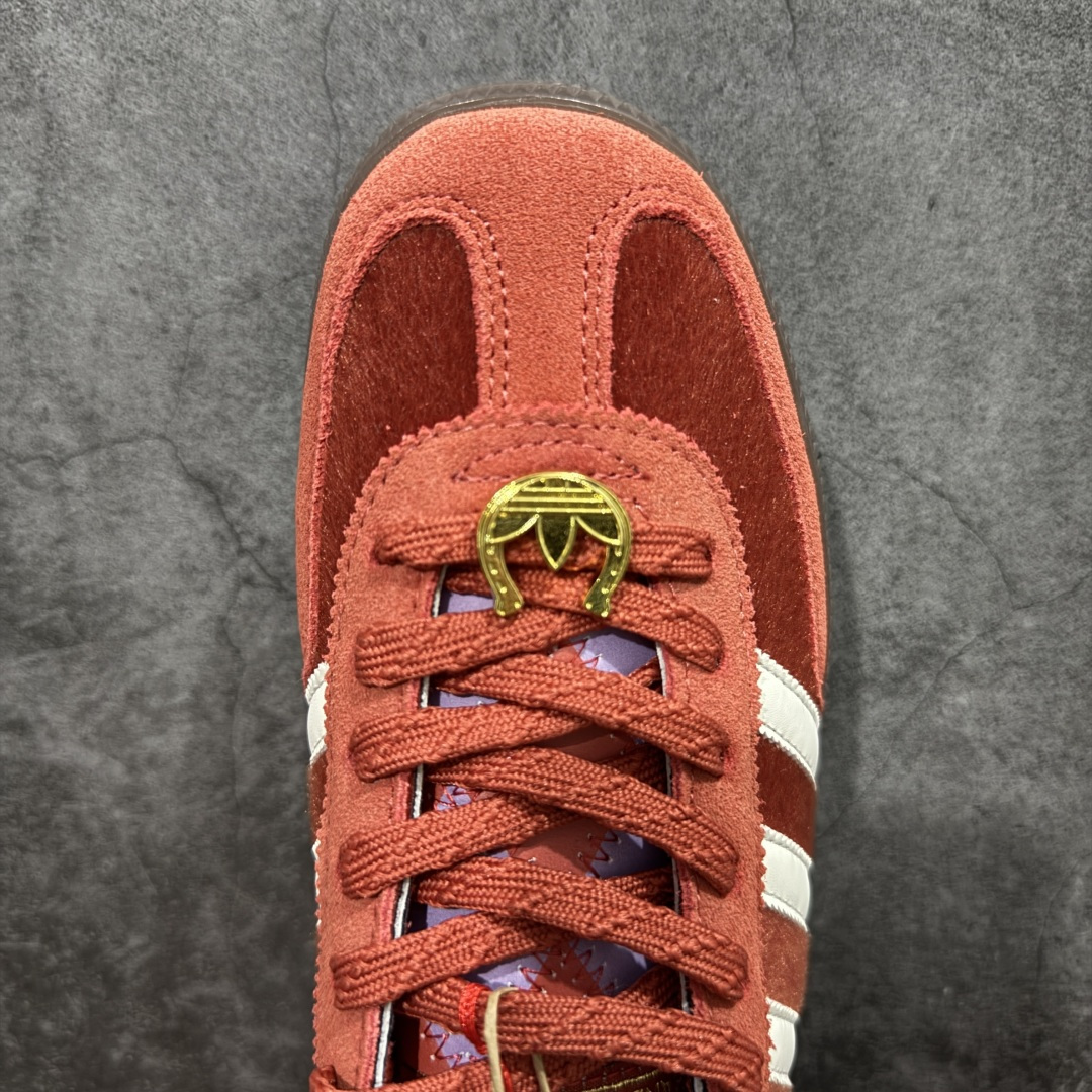 图片[5]-【公司级】Adidas Handball Spezial 马年限定 阿迪达斯经典复古休闲板鞋 #全鞋采用反毛皮制作 牛筋耐磨大底 承载青春情怀的板鞋 经典三条杠装饰鞋侧 品牌辨识度清晰 货号：KJ6299 尺码：36-45-选品中心