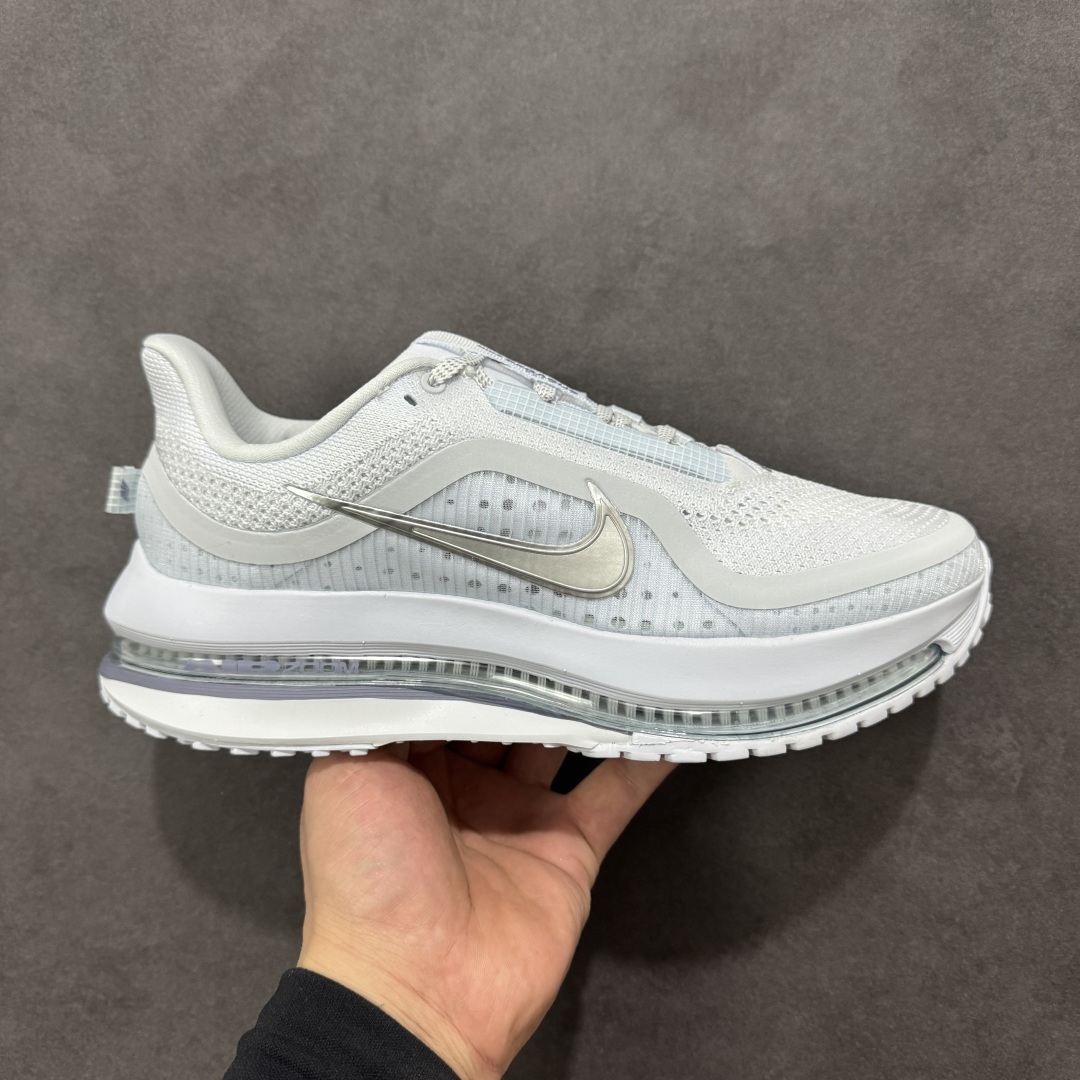 【S版纯原】Nike Pegasus Premium Airscape 舒适百搭减震防滑耐磨透气 低帮跑步鞋 黑色    低帮跑步鞋，简约又不失活力，上脚超吸睛。  它不仅颜值高，性能更是一绝！  全掌气垫科技，减震防滑超耐磨，每一步都能感受到强劲回弹，给双脚舒适支撑。  透气鞋面，跑步时双脚也能自由呼吸。    #独家原包 原底原料 开模打造  #原厂鞋标 高精密准度  #原楦原纸板开发 匹配原版98%以上  #后跟弧度 正确呈现  #原厂皮料 质感无敌  #皮料切割干净 无任何毛边 清洁度细节完美  货号：HQ2593-006 尺码：35.5-46-选品中心