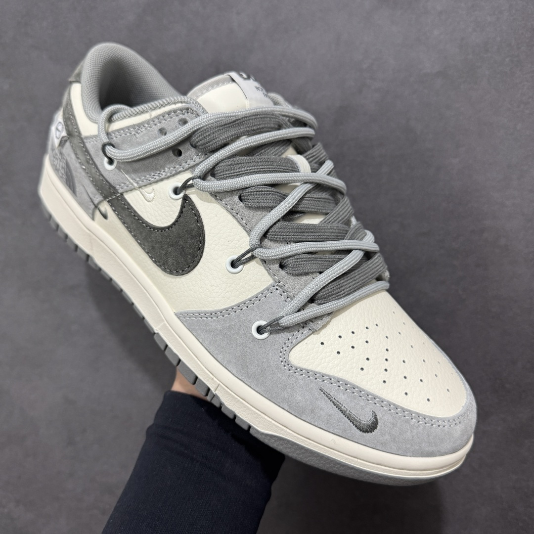 图片[3]-【定制版】Nike SB Dunk Low 北面联名 米灰猪八革绑带 周年高端定制 低帮休闲板鞋 #定制鞋盒 大厂纯原品质出货 超高清洁度 皮料切割干净无任何毛边 细节完美 货号：JP2026-102 尺码：36 36.5 37.5 38 38.5 39 40 40.5 41 42 42.5 43 44 44.5 45-选品中心
