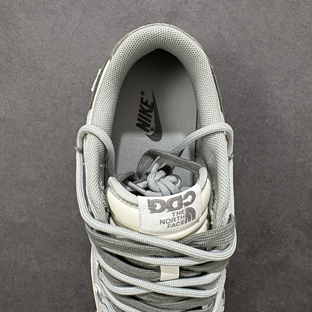 图片[7]-【定制版】Nike SB Dunk Low 北面联名 米灰猪八革绑带 周年高端定制 低帮休闲板鞋 #定制鞋盒 大厂纯原品质出货 超高清洁度 皮料切割干净无任何毛边 细节完美 货号：JP2026-102 尺码：36 36.5 37.5 38 38.5 39 40 40.5 41 42 42.5 43 44 44.5 45-选品中心