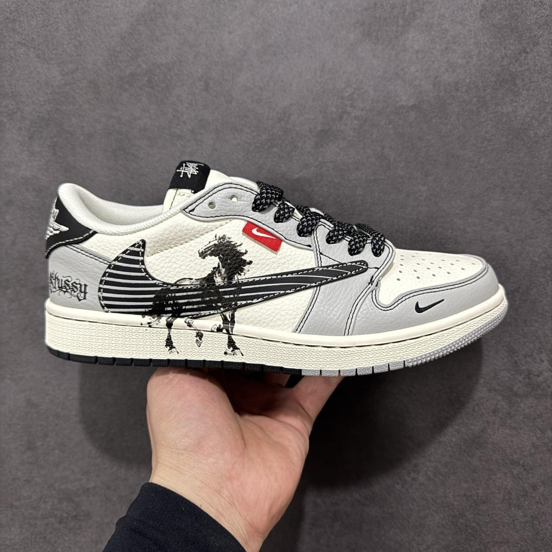 【定制版】Nike Jordan Air Jordan 倒勾“ 马年限定——千里马” 高端定制 低帮 复古 减震 防滑 耐磨 篮球鞋 定制鞋盒 大厂纯原品质出货 超高清洁度 皮料切割干净无任何毛边 细节完美 货号：JJ3508-550 尺码：36 36.5 37.5 38 38.5 39 40 40.5 41 42 42.5 43 44 44.5 45 编码：HXSB330340-选品中心