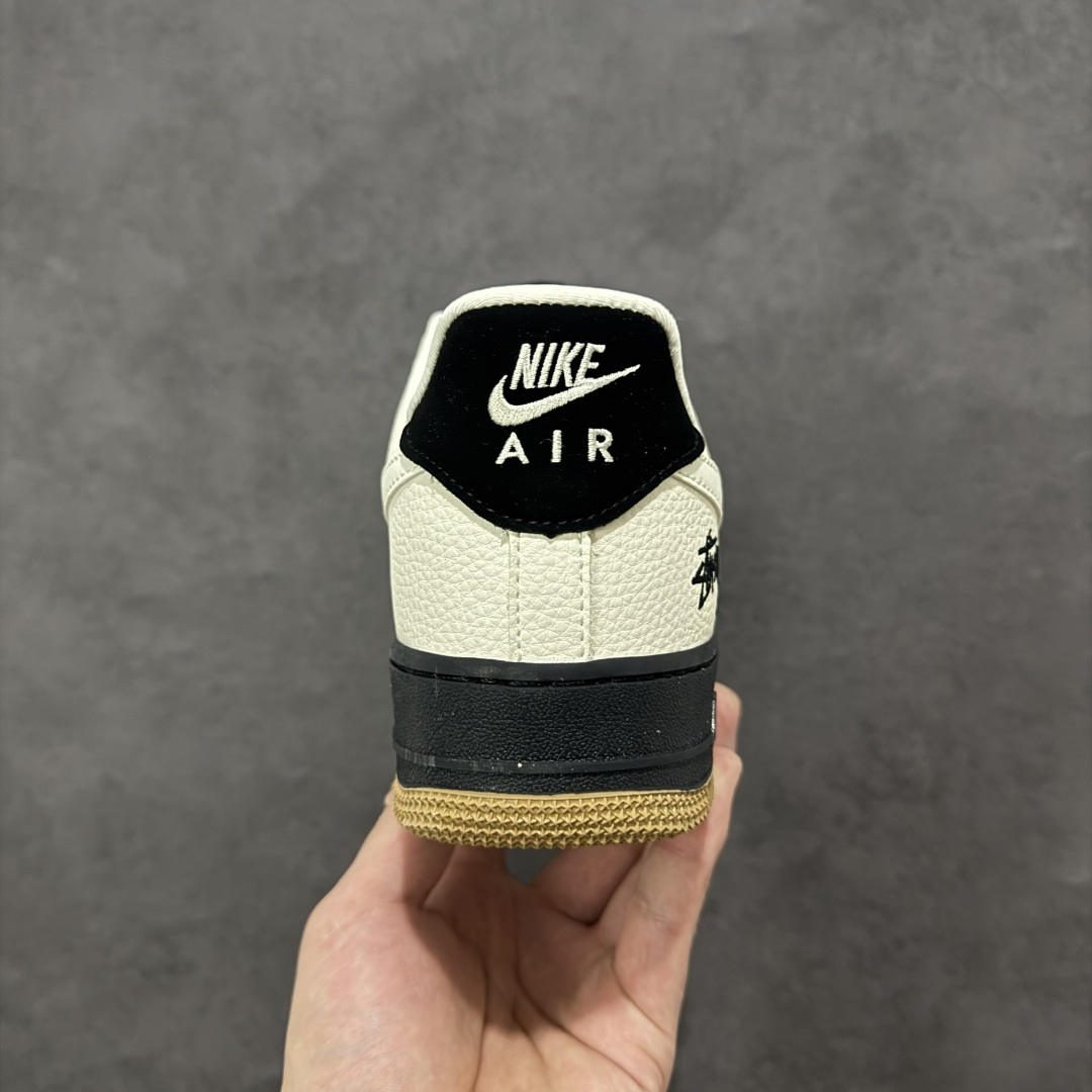 图片[4]-【定制版】Nike Air Force 1 \’07 Low “斯图西联名——双拼米黑棕”空军一号 高端定制 低帮 运动鞋 休闲鞋 折边针车 工艺难度大 原楦头原纸板 原装鞋盒 定制五金配件 内置全掌气垫 原厂鞋底 货号：LD1999-006 尺码：36 36.5 37.5 38 38.5 39 40 40.5 41 42 42.5 43 44 44.5 45 编码：HXSB310320-选品中心