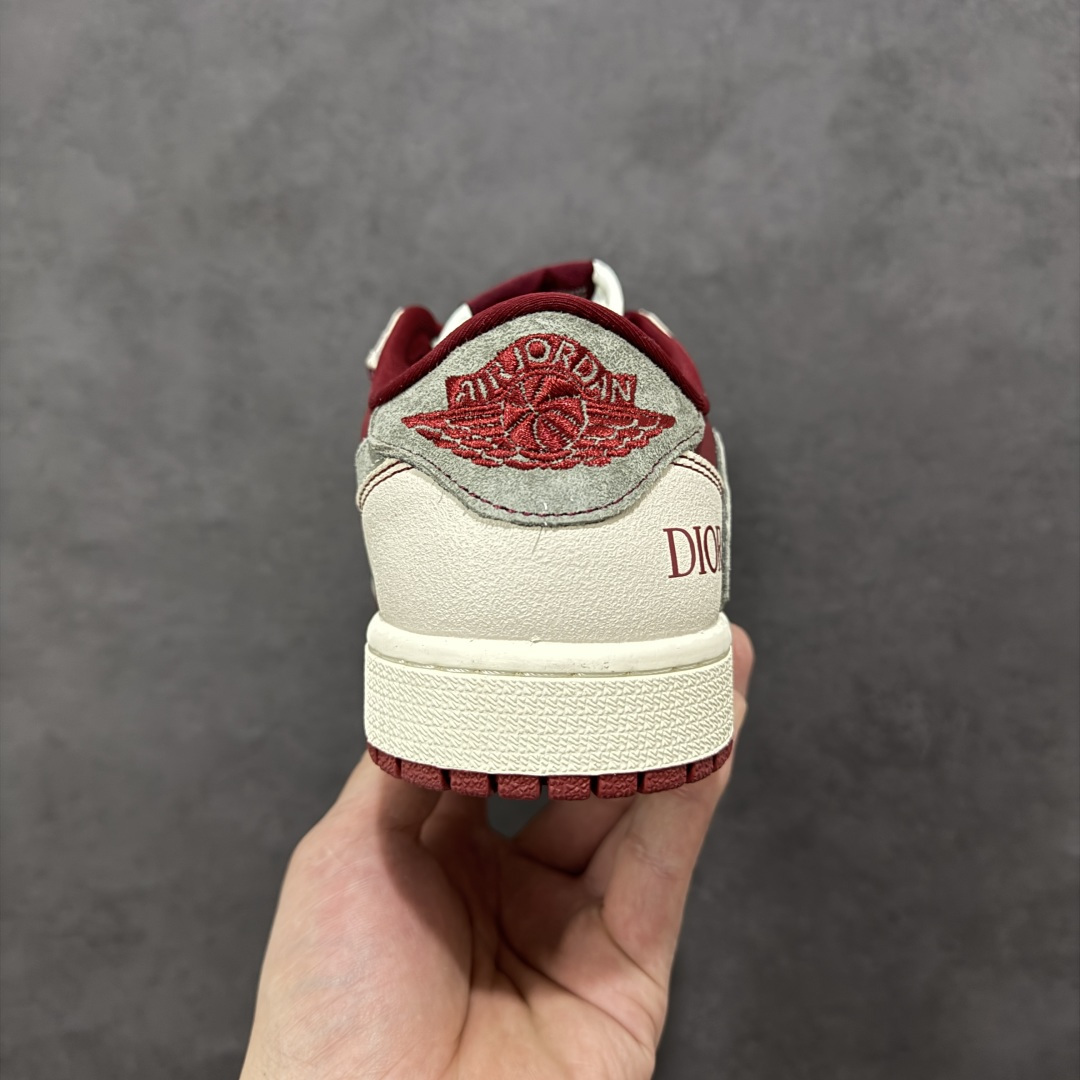 图片[4]-【定制版】Air Jordan 1 Low AJ1 乔1 Dior联名 高端定制 倒钩低帮复古篮球鞋  #定制鞋盒 大厂纯原品质出货 超高清洁度 皮料切割干净无任何毛边 细节完美 货号：XS2025-082  尺码：36 36.5 37.5 38 36.5 39 40 40.5 41 42 42.5 43 44 44.5 45-选品中心