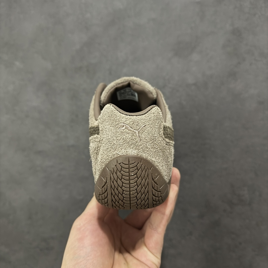 图片[4]-【公司级】Puma Speedcet OG 彪马低帮复古运动休闲赛车跑鞋 以趣味十足又前卫复古的设计引领潮流，将赛道精神融入街头时尚，开启前卫竞速之旅。融入经典配色，主打前卫复古风。鞋款的鞋侧以复古的流线造型，缀以经典Logo，巧妙吸睛；麂皮+网眼融合舒适鞋面，赋予了独特的个性美学，演绎赛车的无尽能量。 货号：406828-01 尺码：35.5-45-选品中心