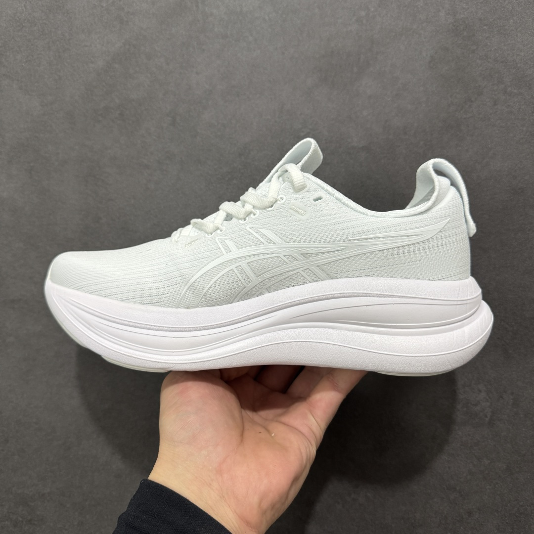 图片[2]-【公司级】Asics Gel-Nimbus 28 舒适防滑耐磨低帮休闲跑步鞋 鞋底采用了轻质发泡材料 并在后跟和前掌处采用了ASICS亚瑟士核心科技-GEL缓震胶 赋予鞋款强大的缓冲性能 提供了更柔软舒适的穿着体验 而在原有设计的启发之上 此次鞋款采用更贴合当今潮流趋势的材料和创新技术 展现出纽约充满活力的都市精神 货号：1011C127-100 尺码：36 37 37.5 38 39 39.5 40.5 41.5 42 42.5 43.5 44 45 46 47 编码：AMB250260-选品中心